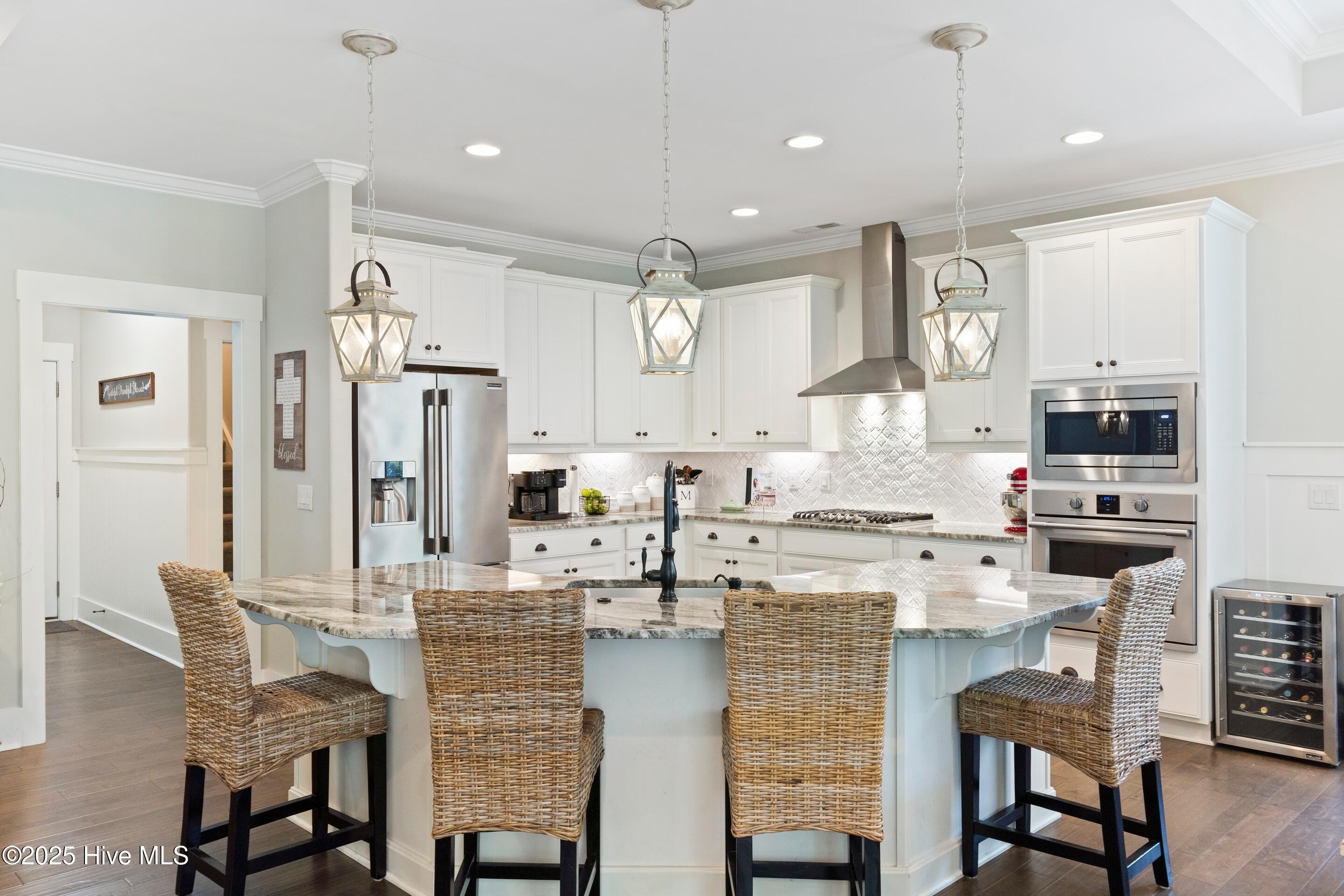 100527117 | Photo 11