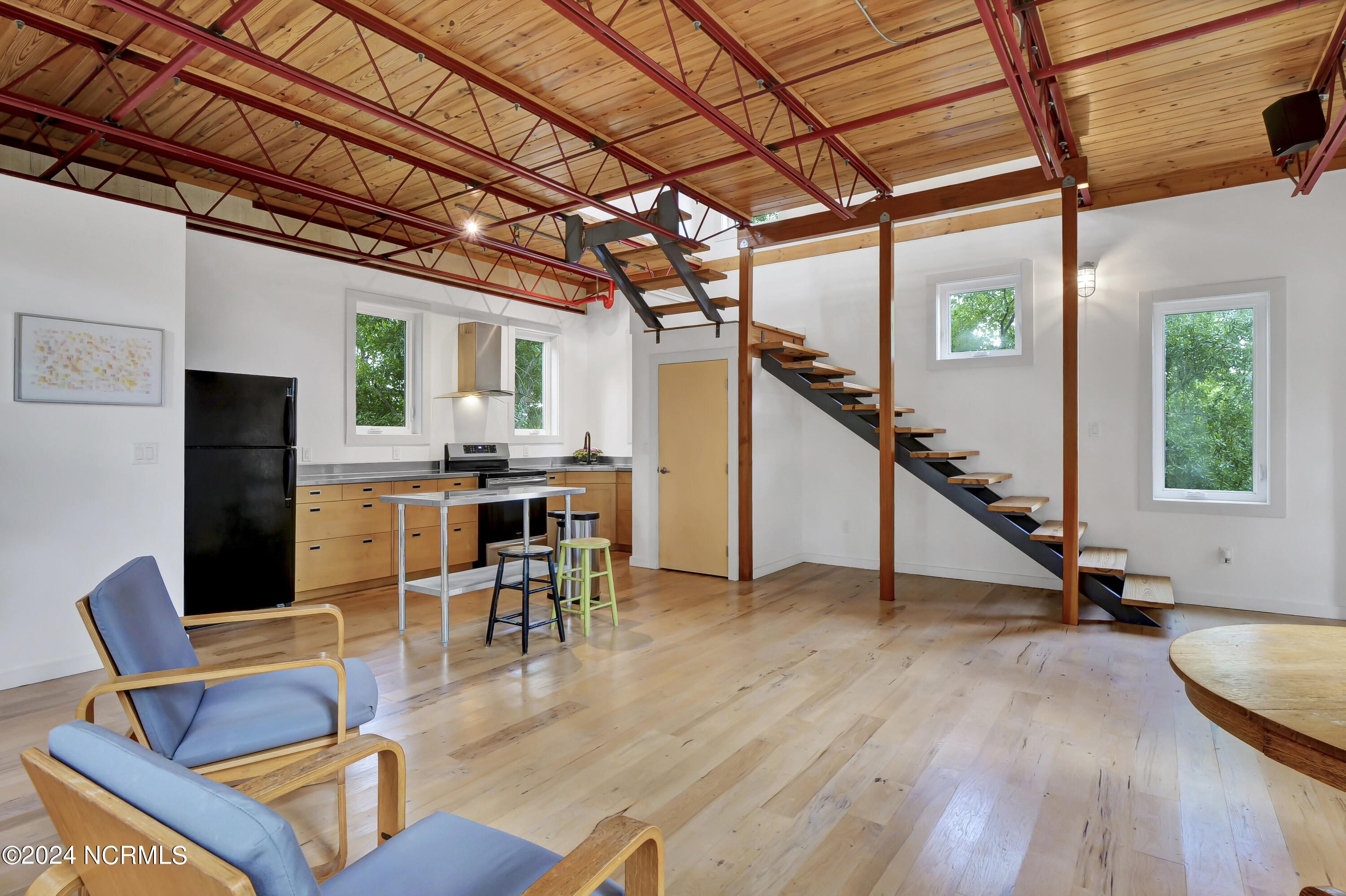 100497530 | Photo 31