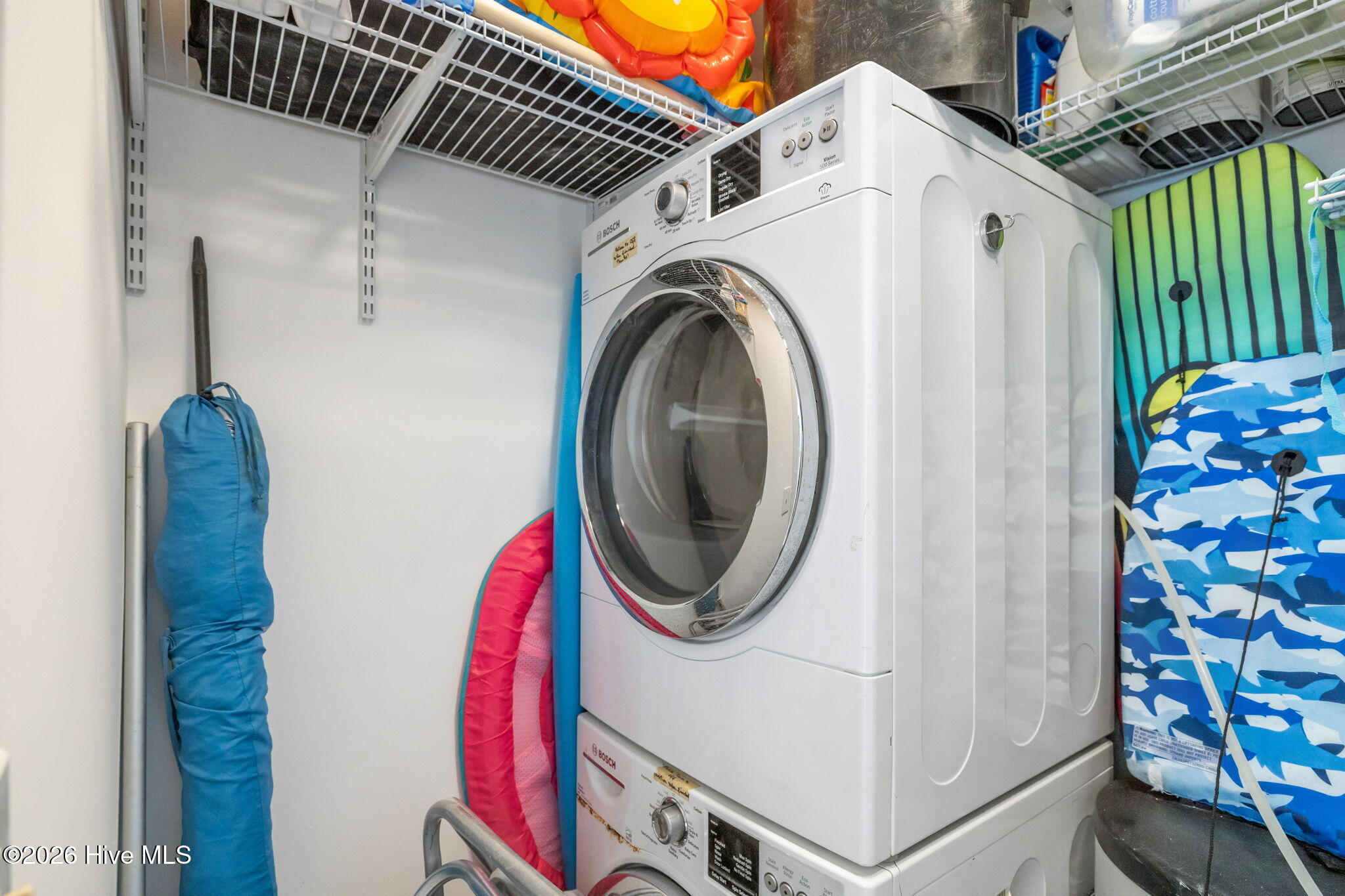 100551765 | Photo 53