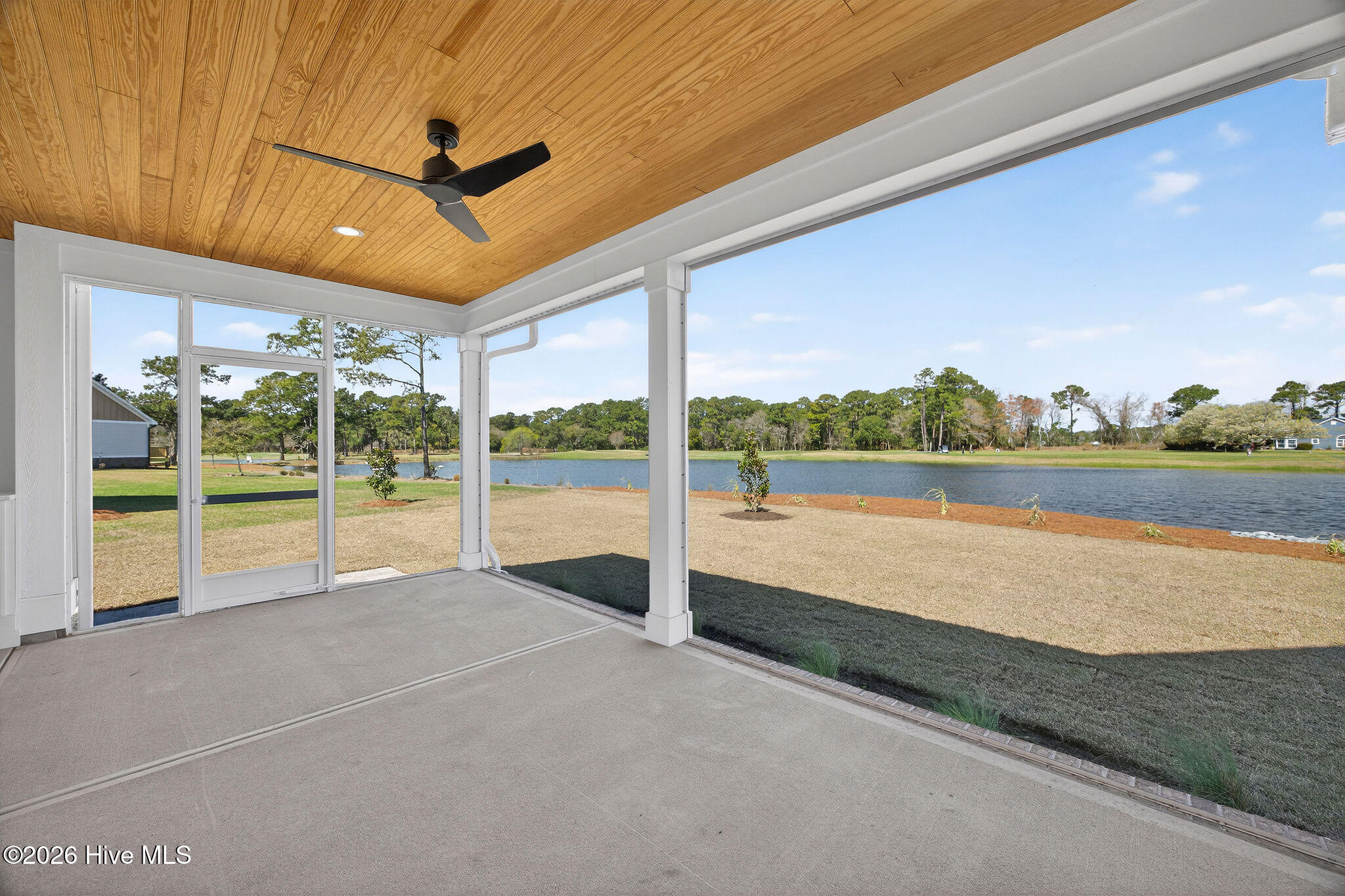 100542408 | Photo 10