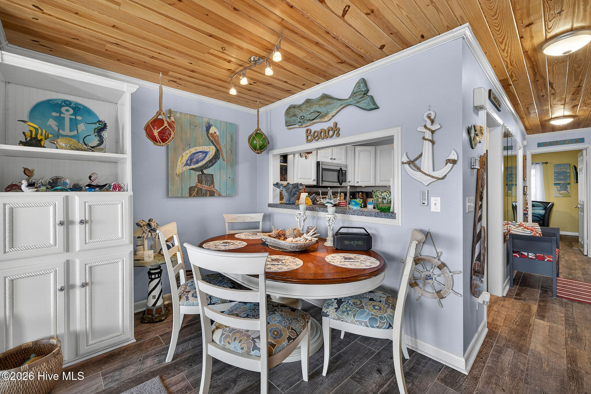 100564348 | Photo 12