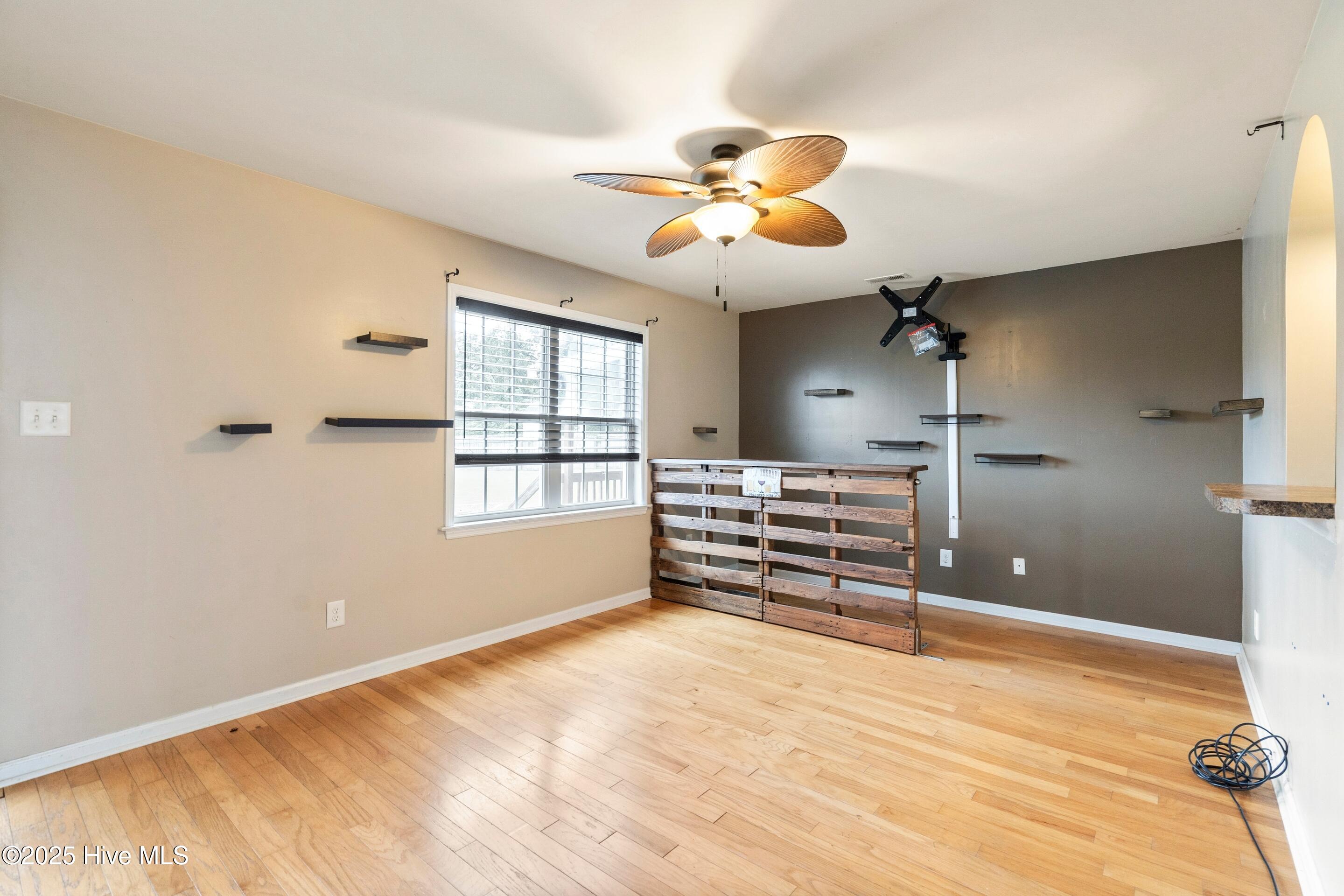 100530465 | Photo 22