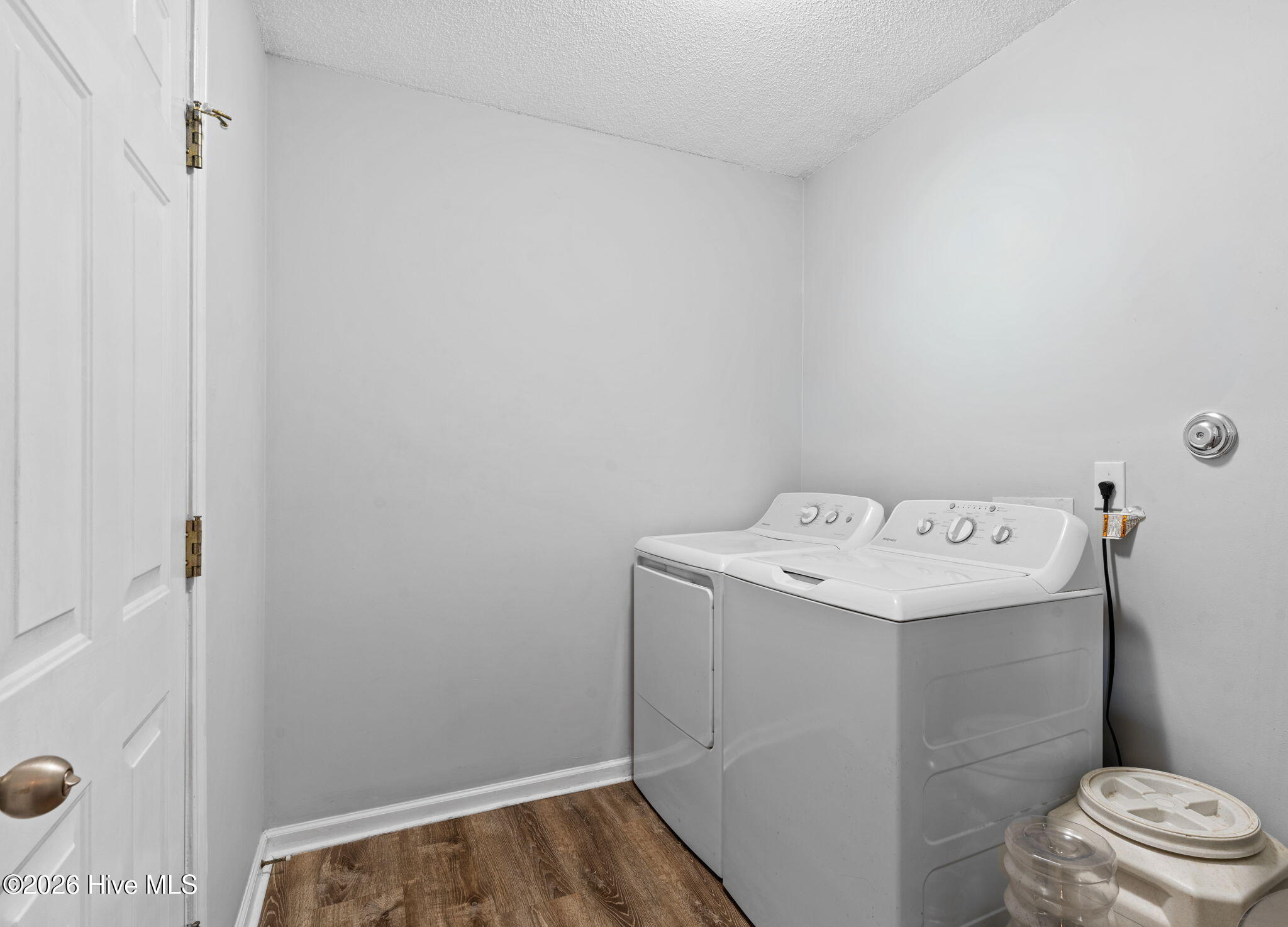 100553429 | Photo 24