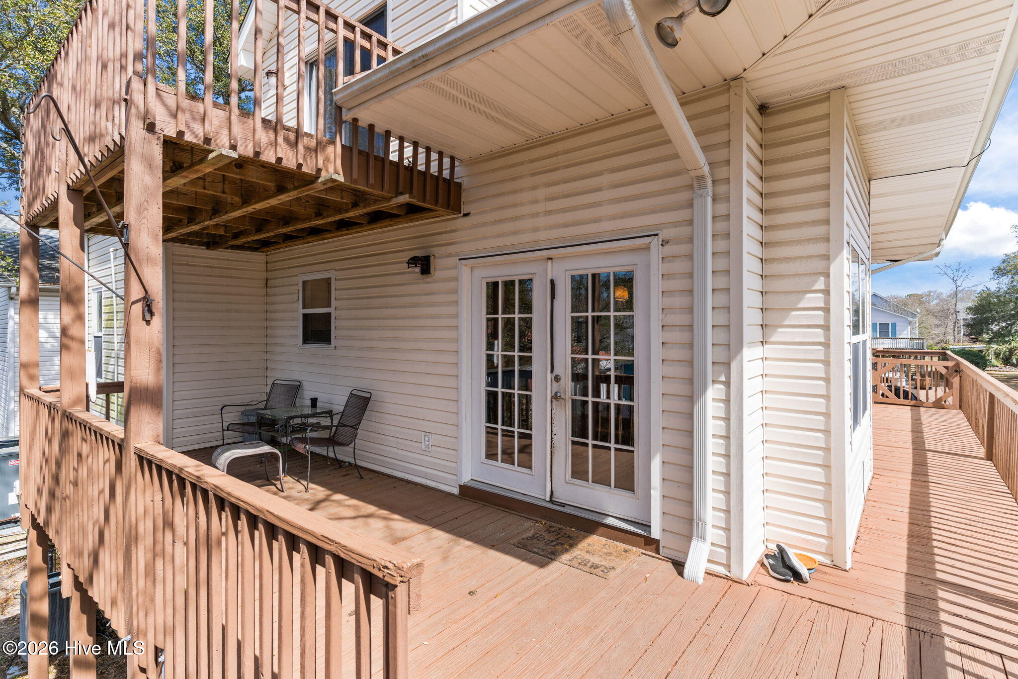 100564458 | Photo 46