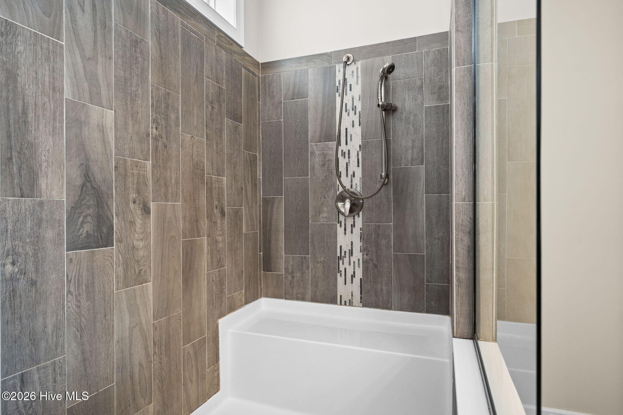 100550759 | Photo 19