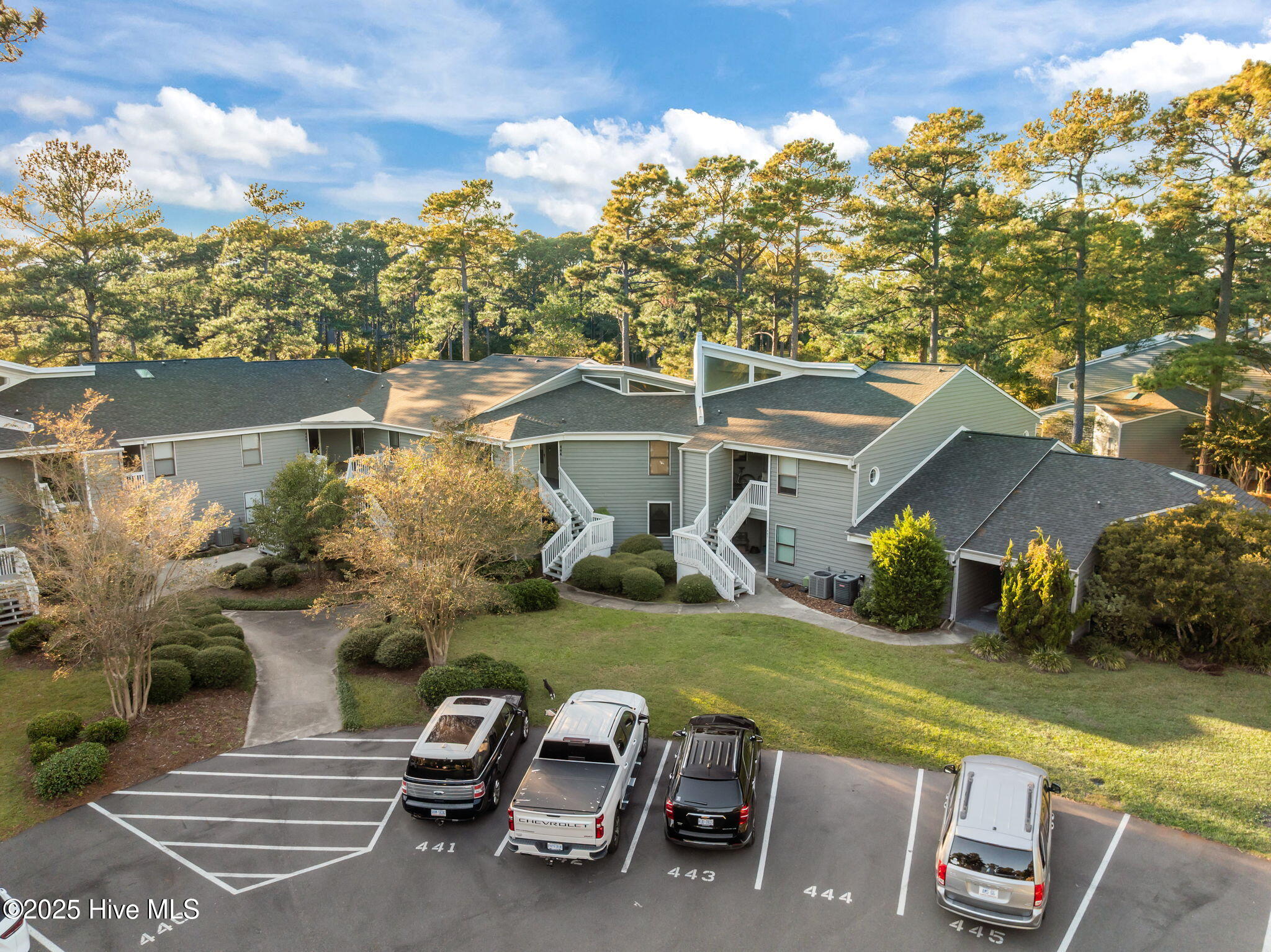 100537179 | Photo 44