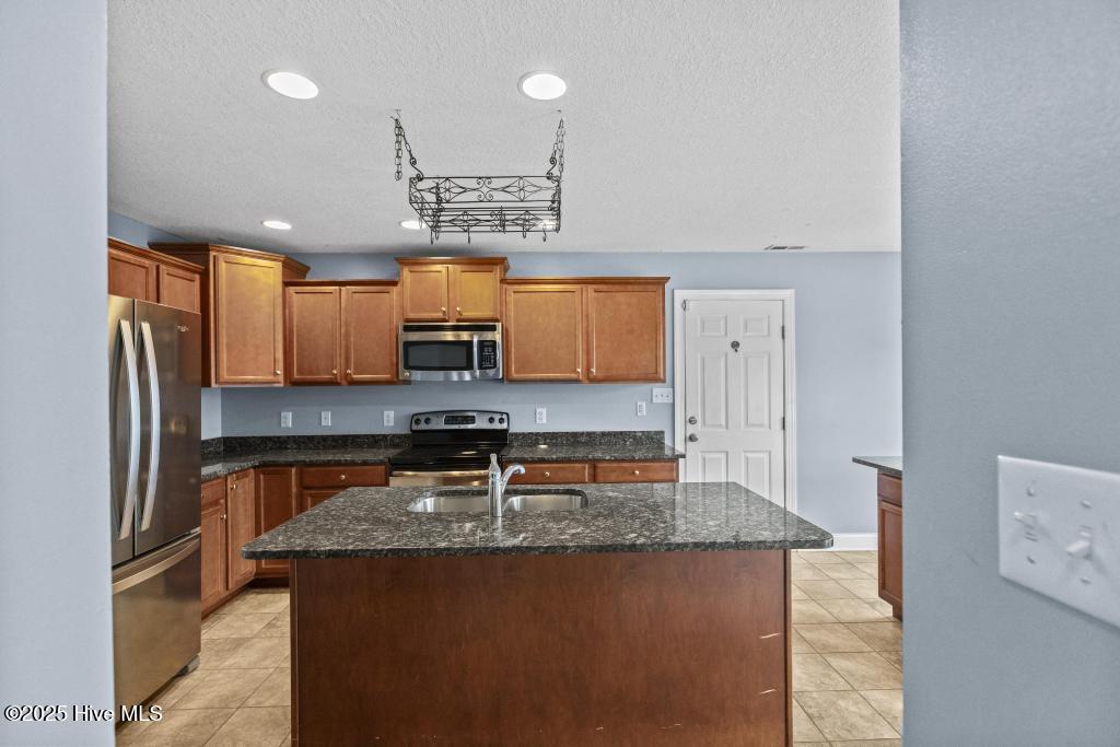 100532537 | Photo 14