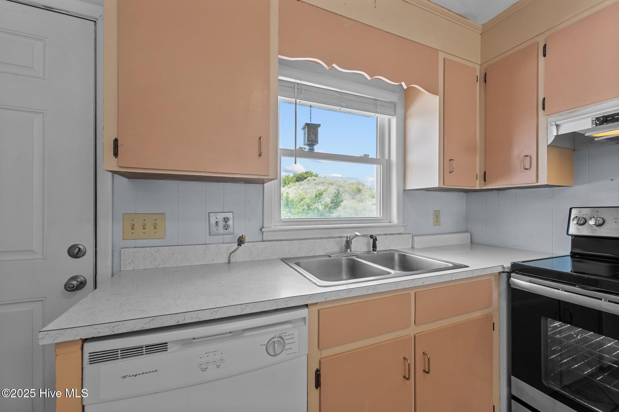 100555886 | Photo 34