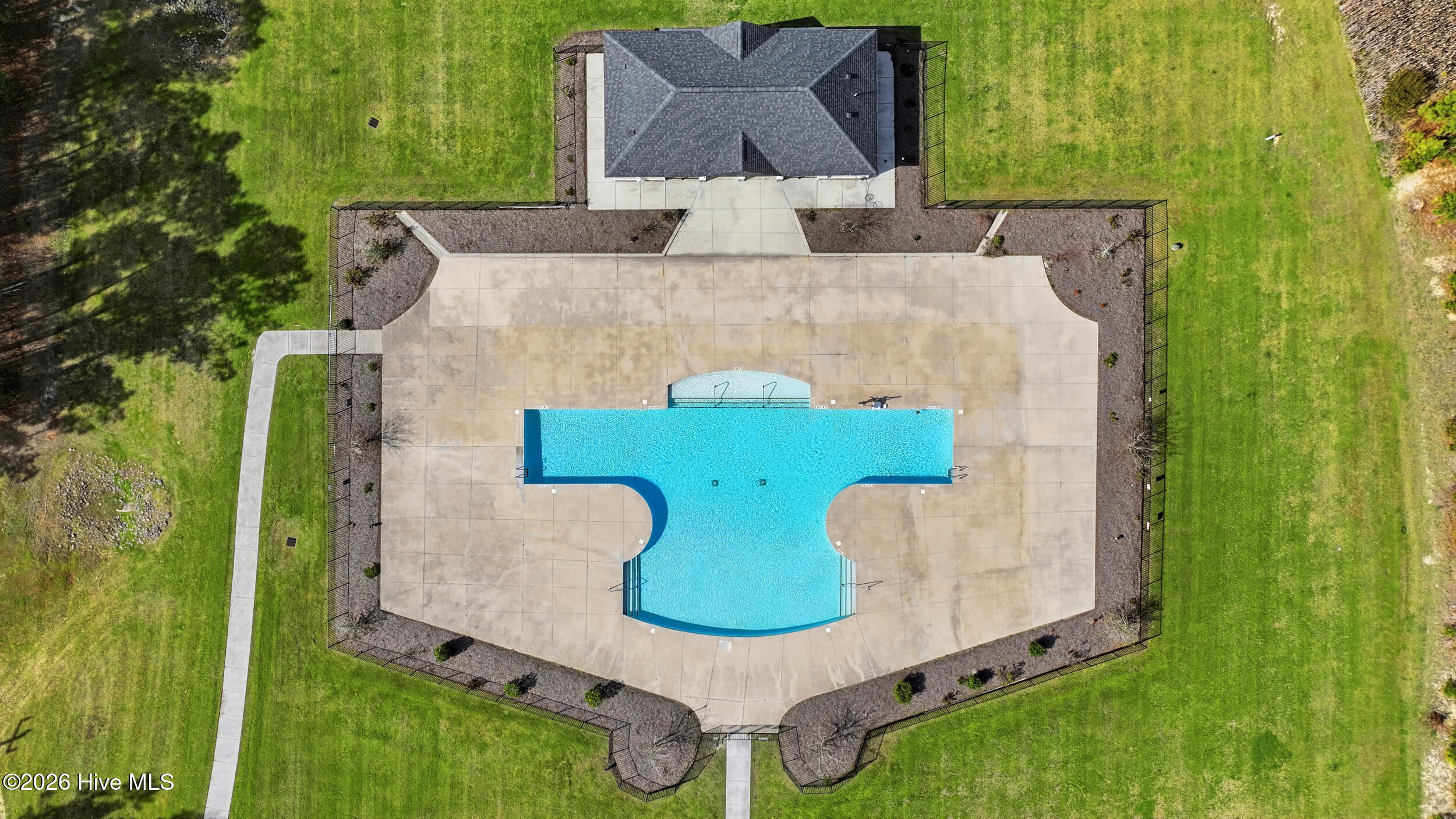 100567654 | Photo 33