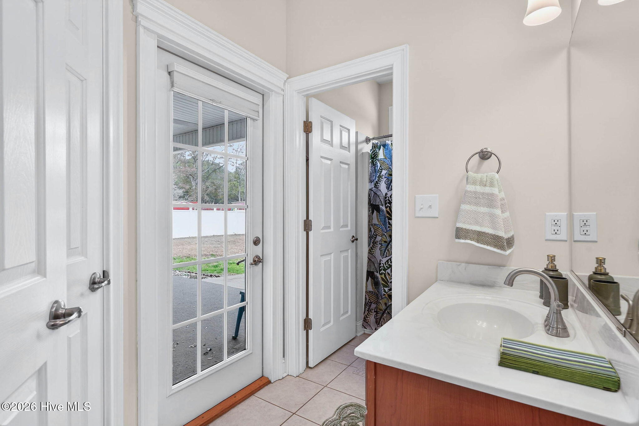 100556471 | Photo 27