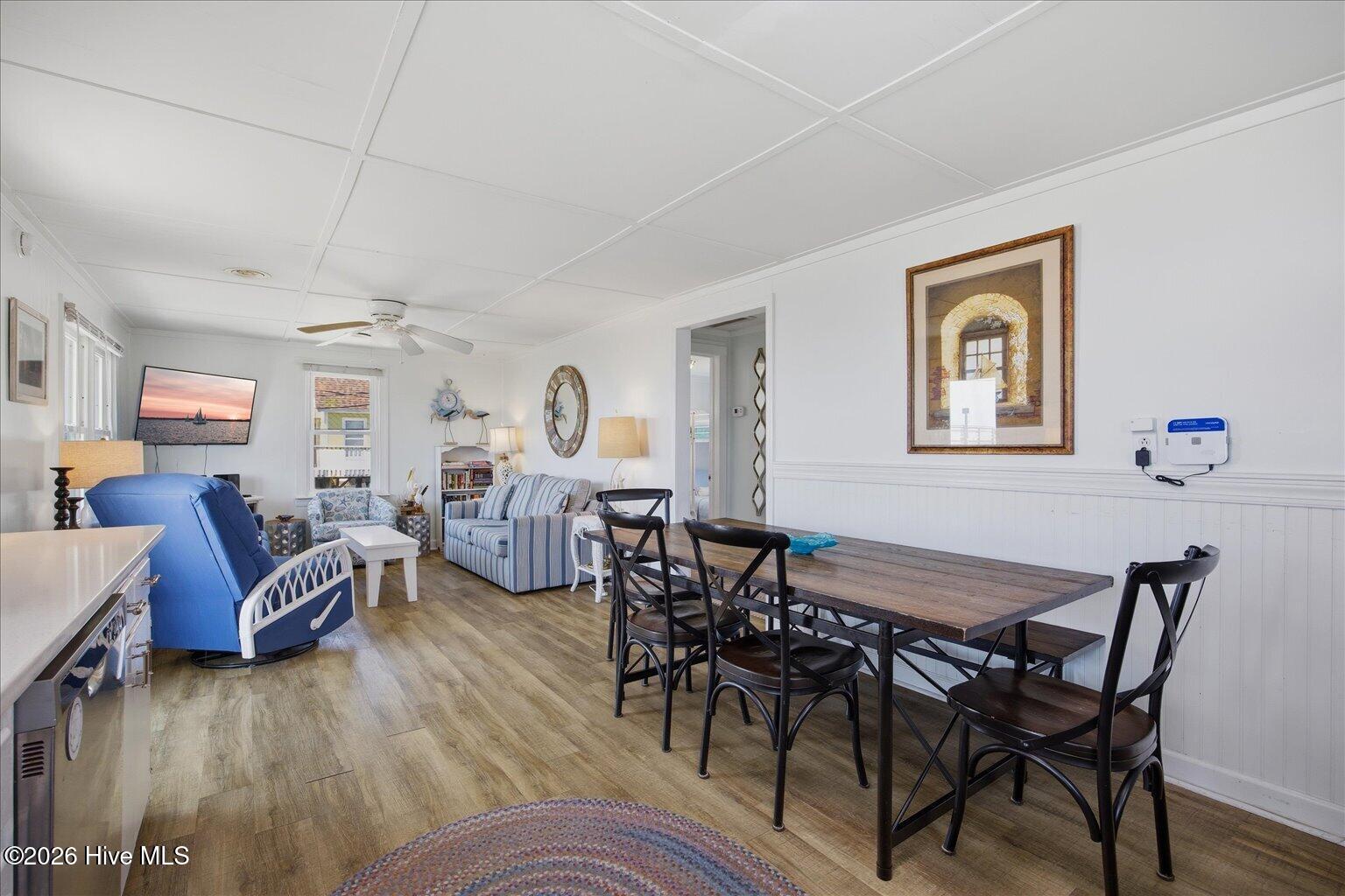 100568909 | Photo 26