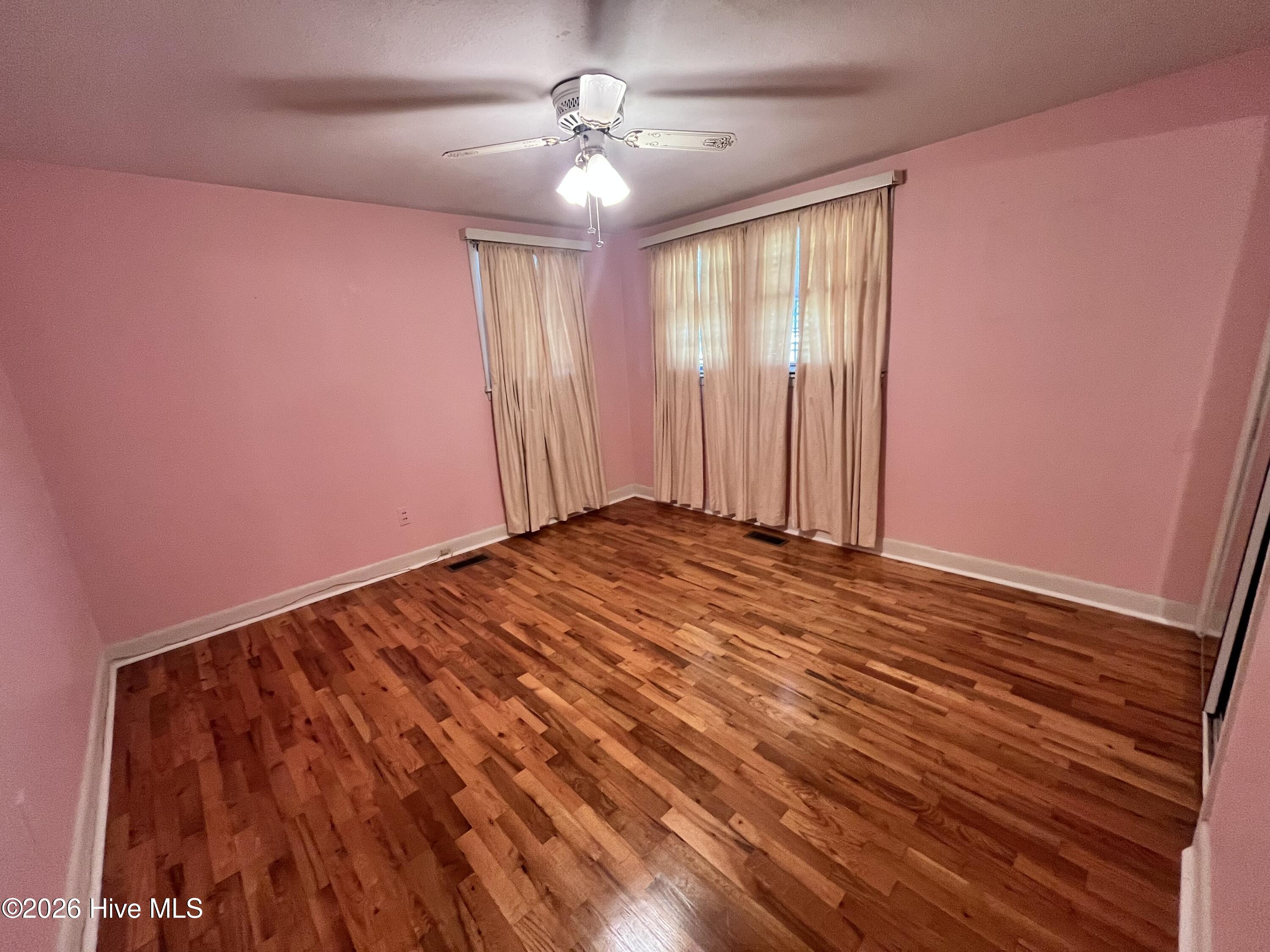 100567064 | Photo 10