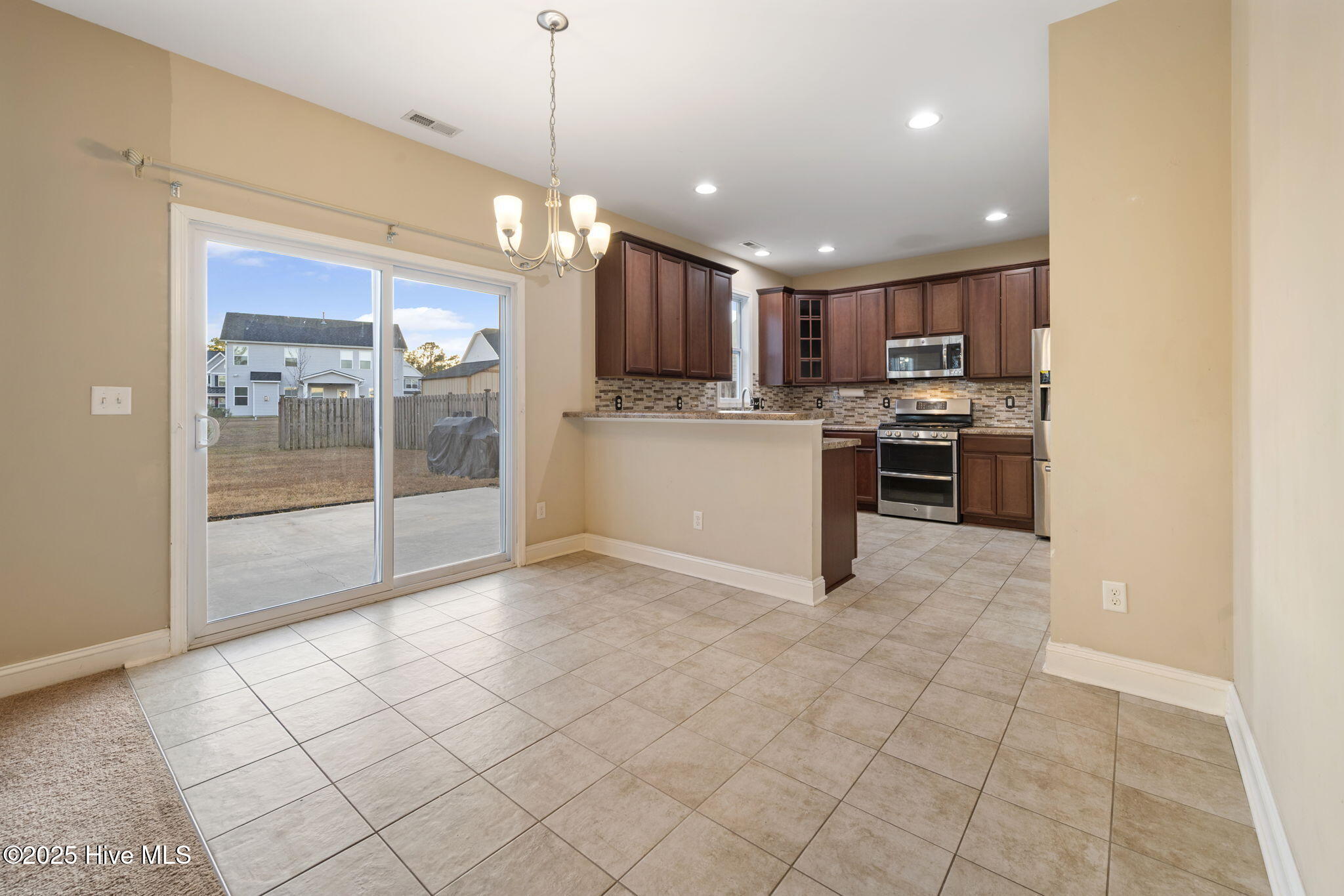 100546539 | Photo 11