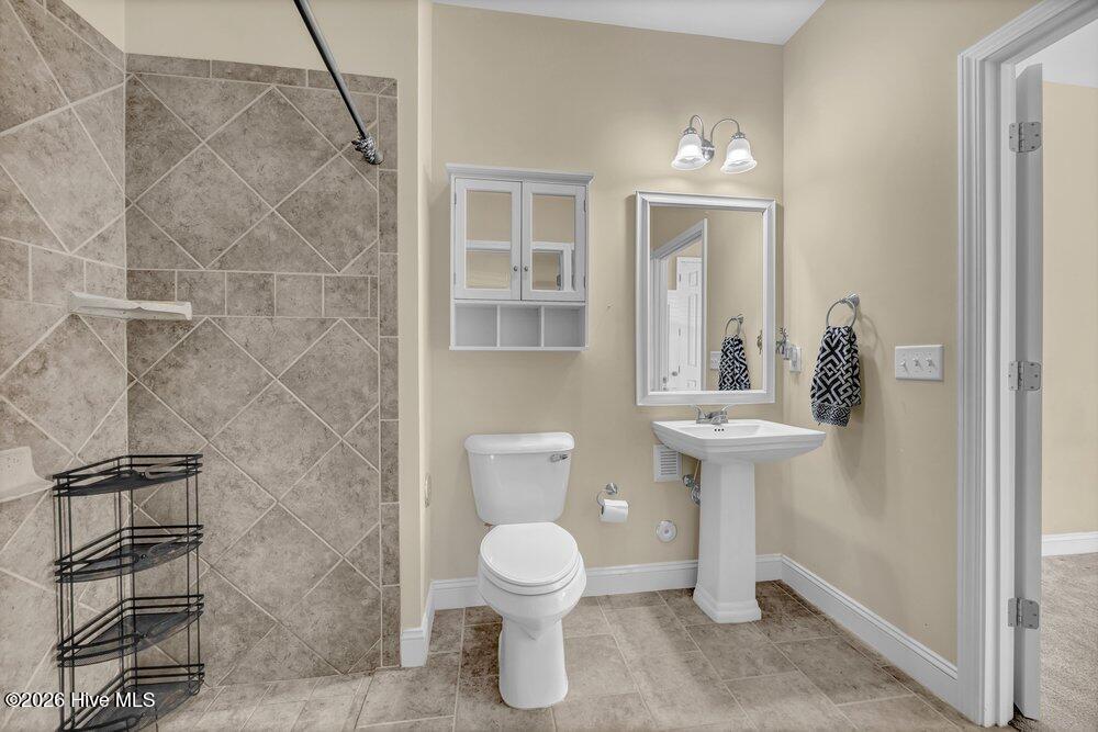 100561557 | Photo 18