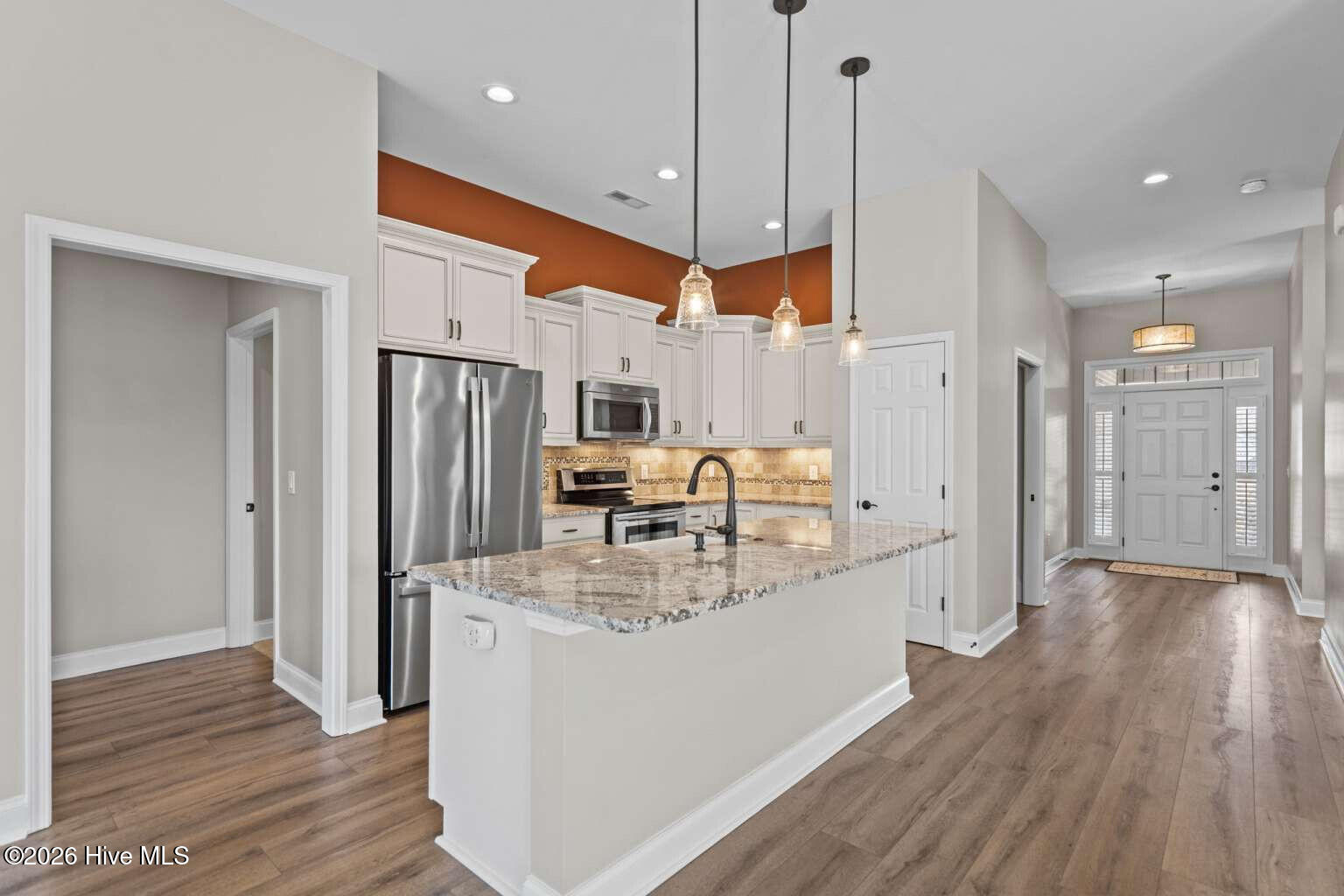 100553422 | Photo 15