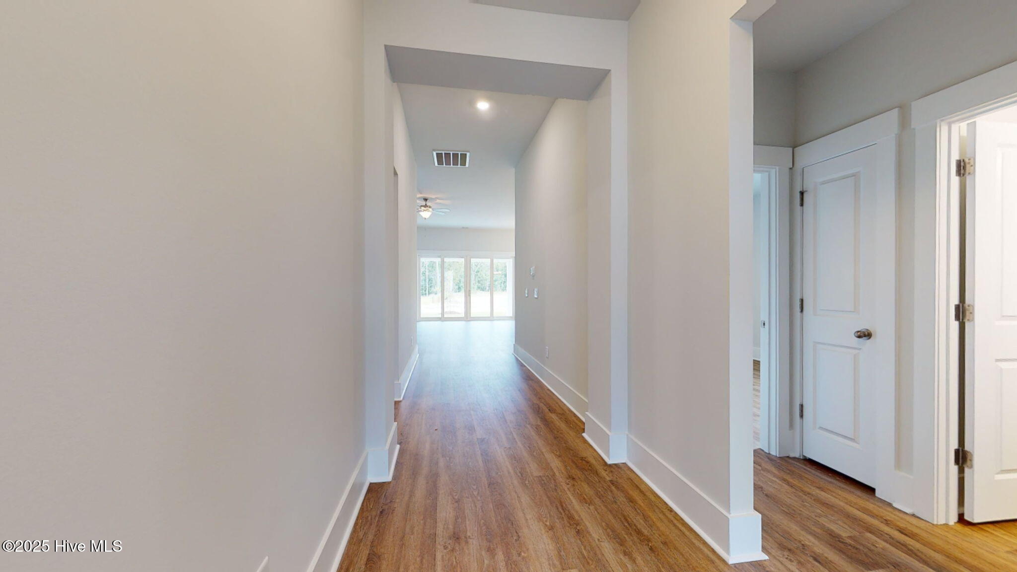 100543683 | Photo 10