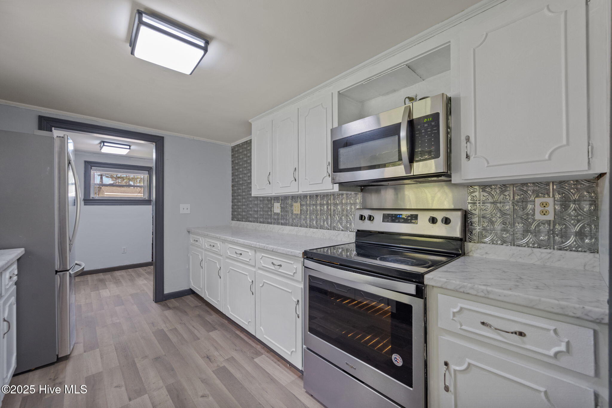 100534081 | Photo 16