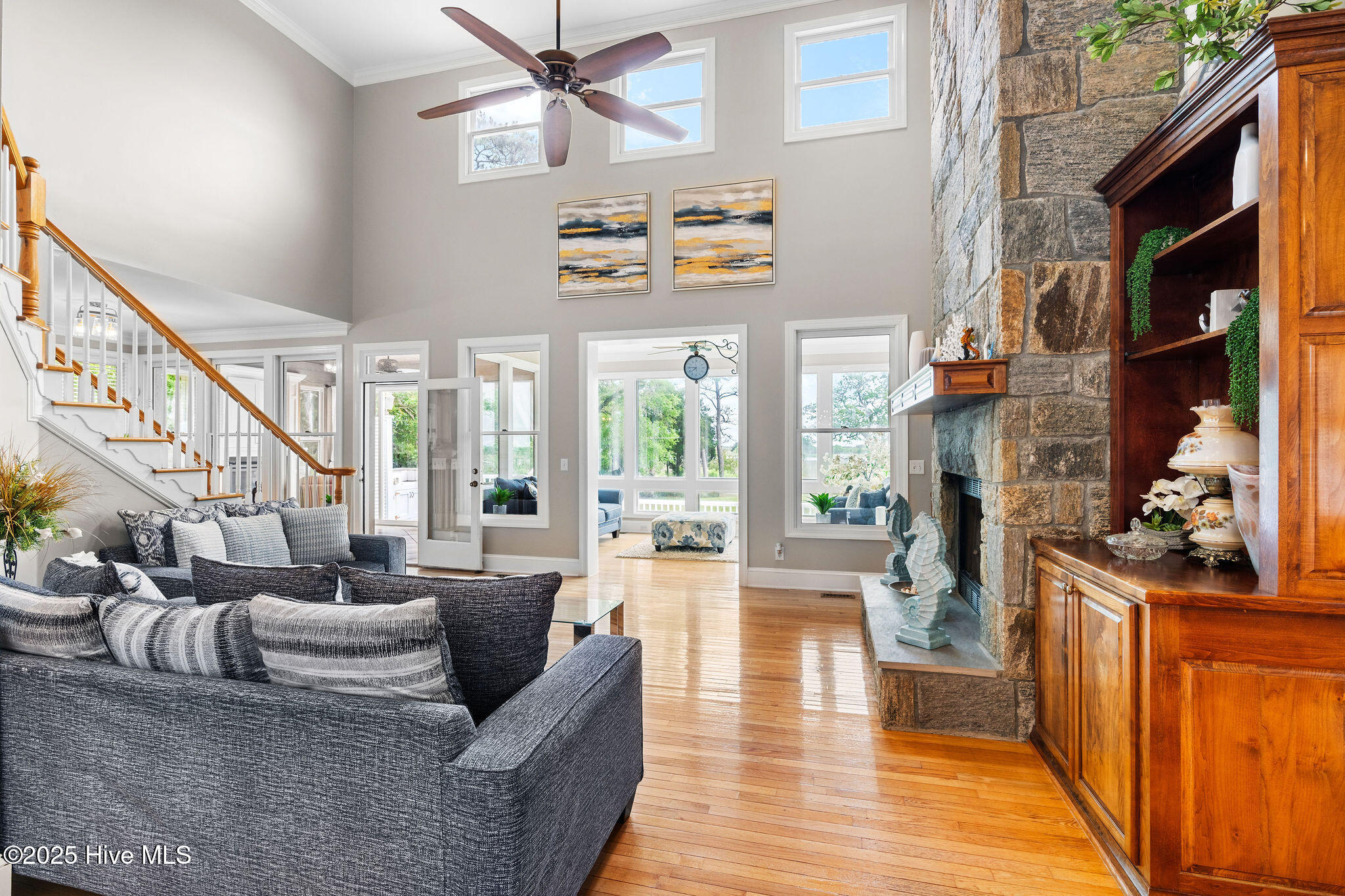 100556700 | Photo 24