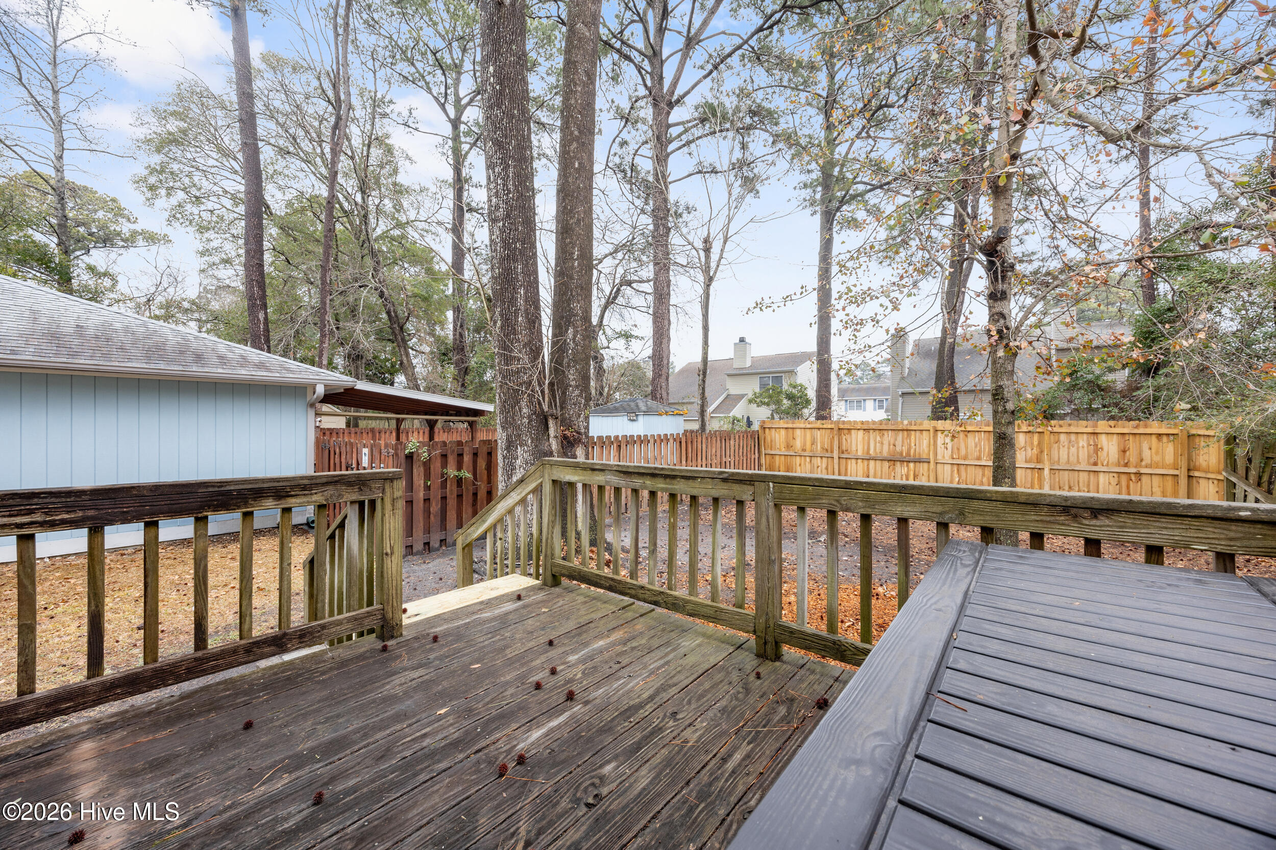 100553328 | Photo 22