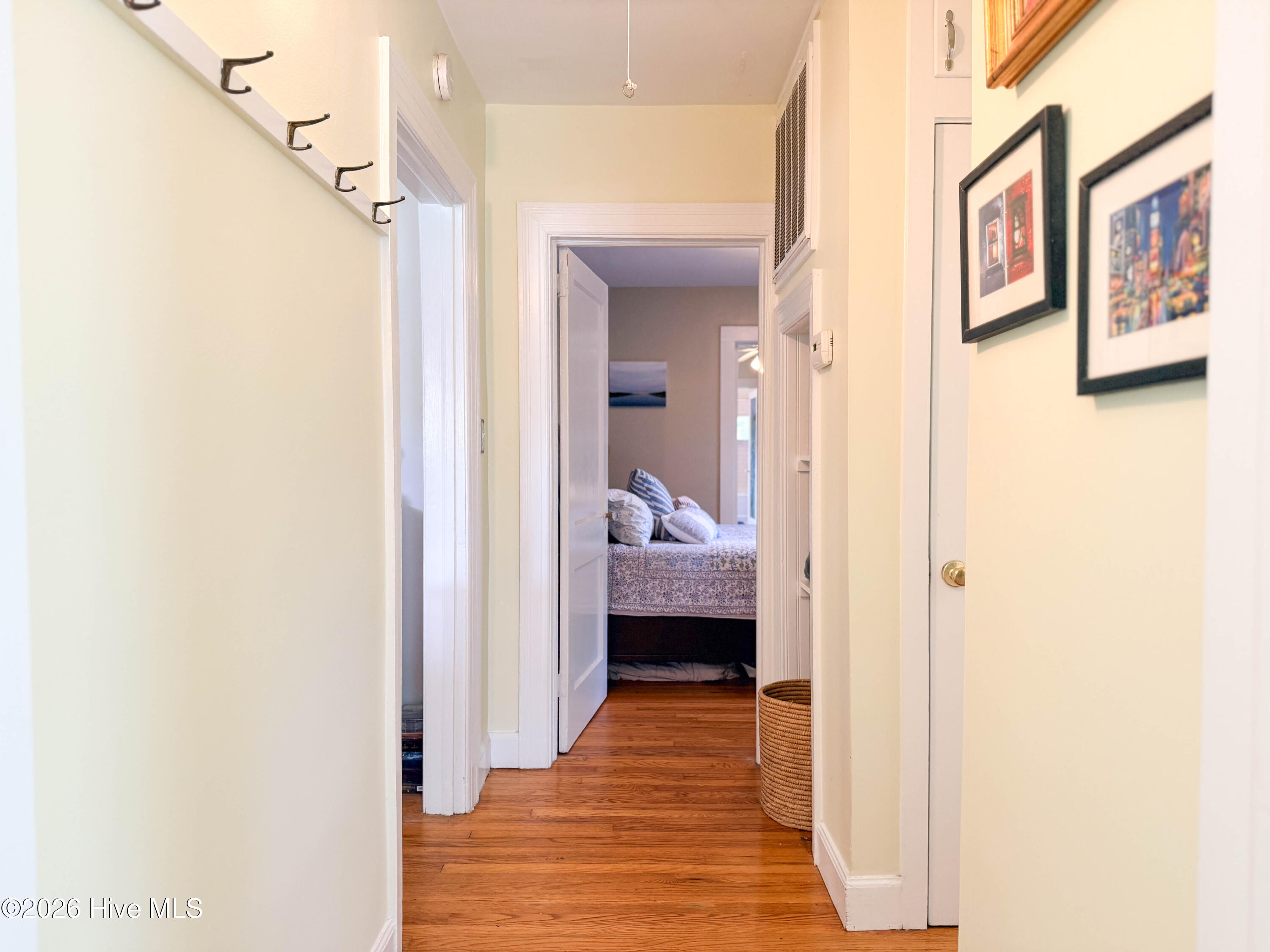 100560298 | Photo 28