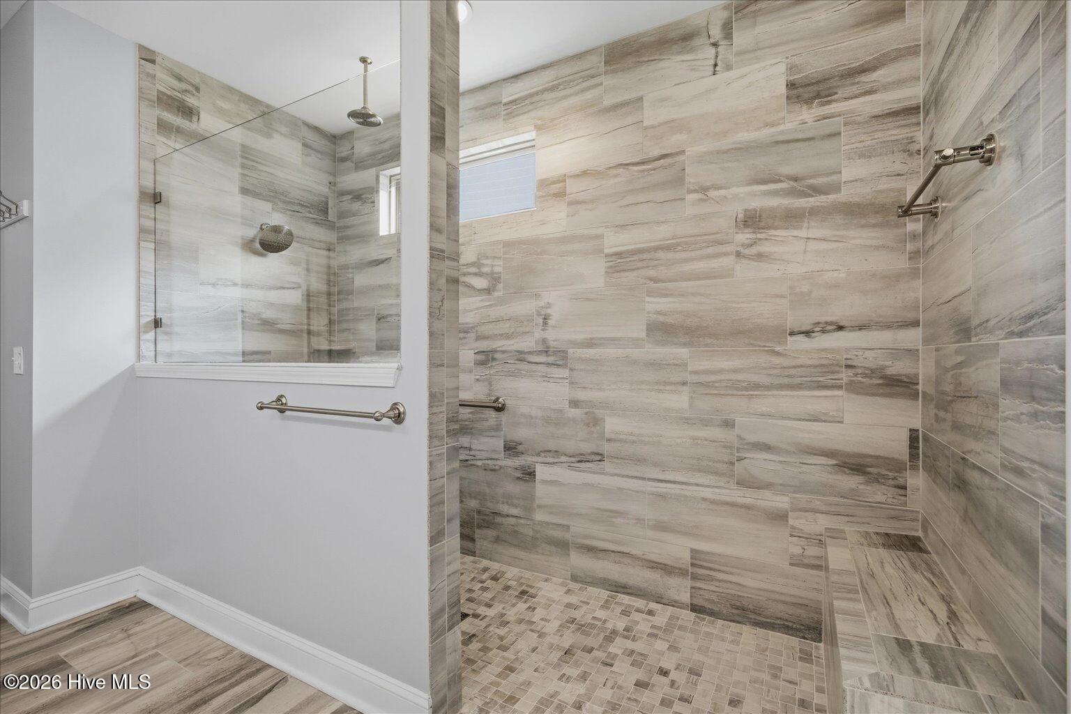 100564841 | Photo 20