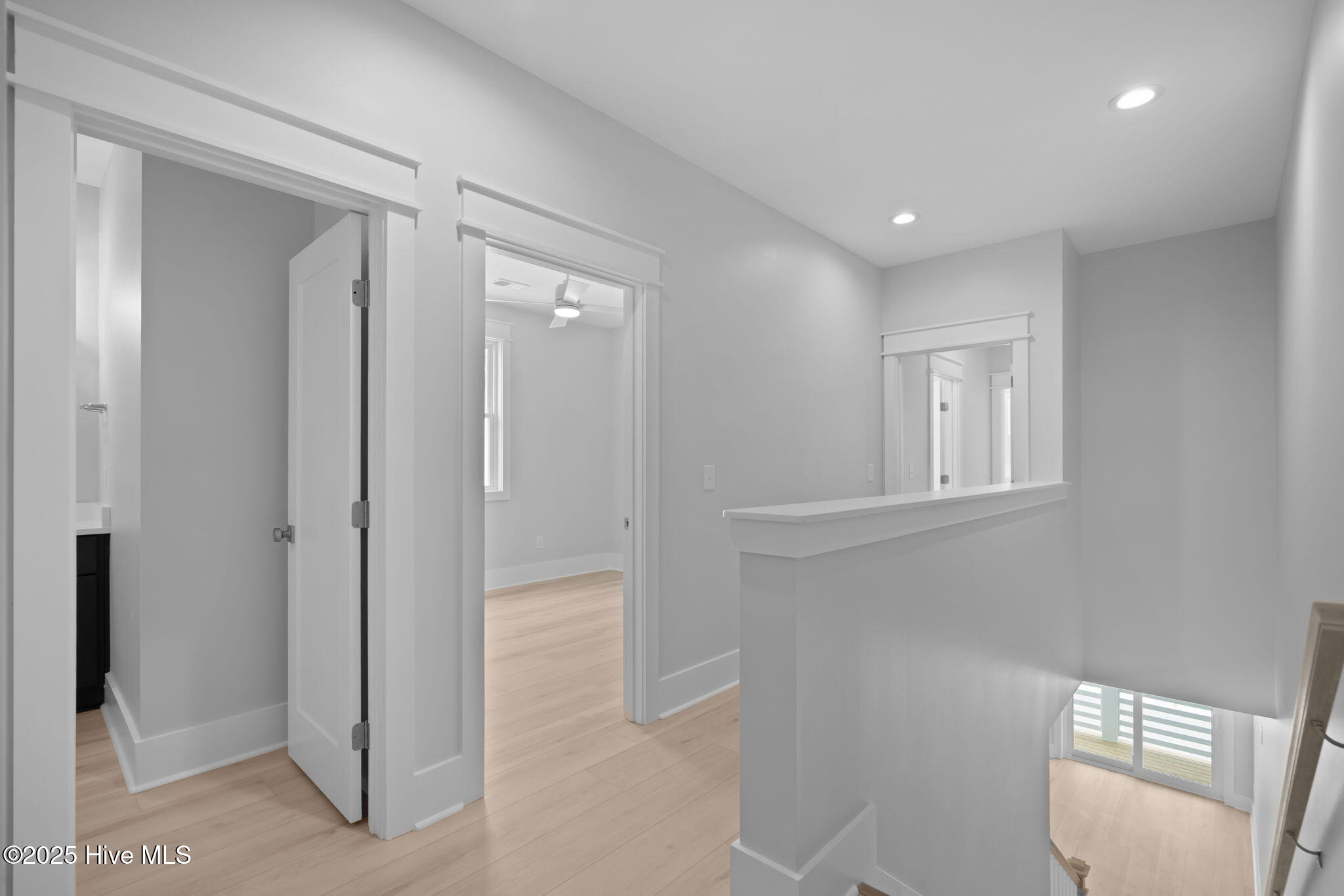 100537880 | Photo 68