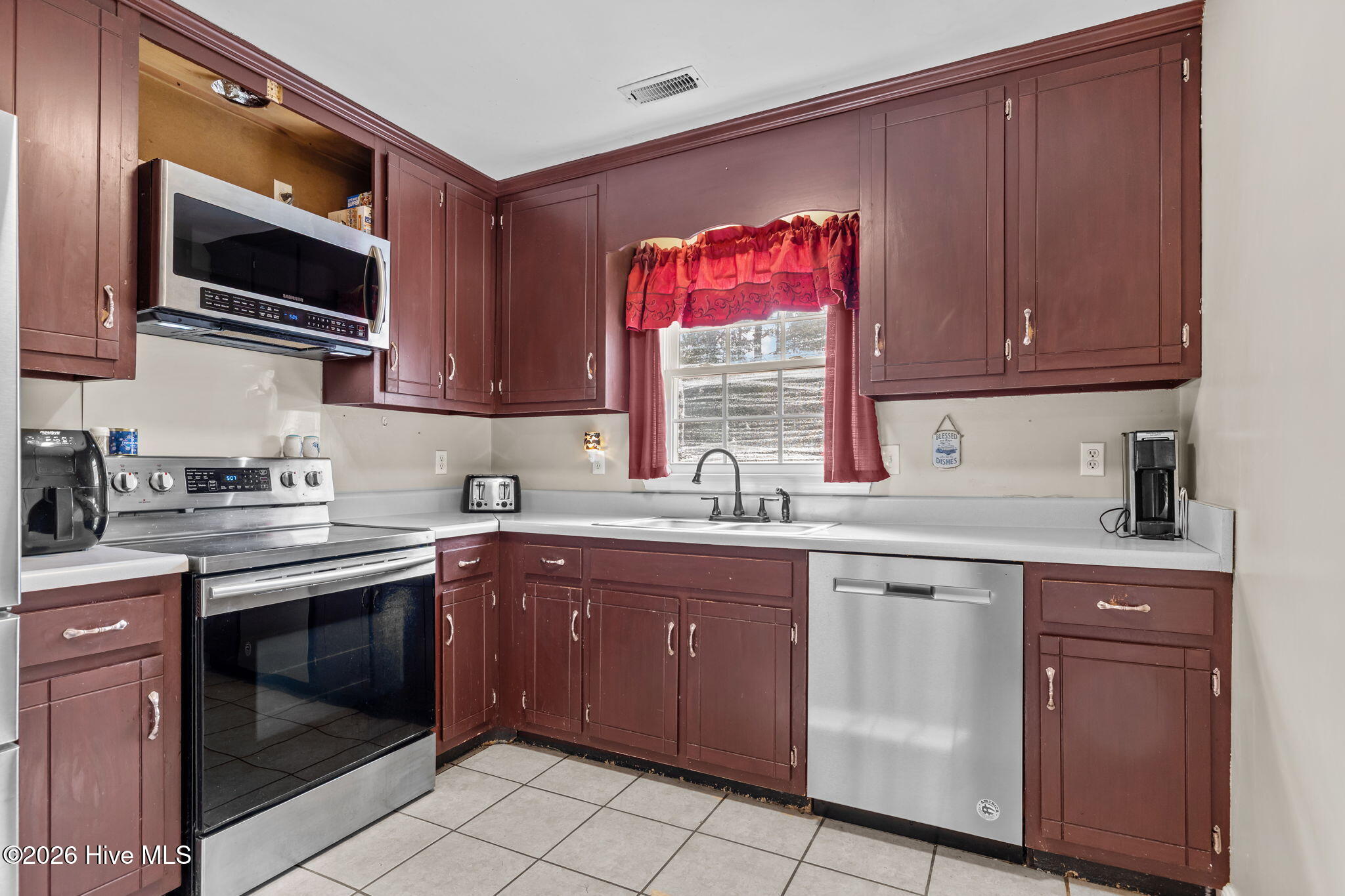 713 James Drive,Newport