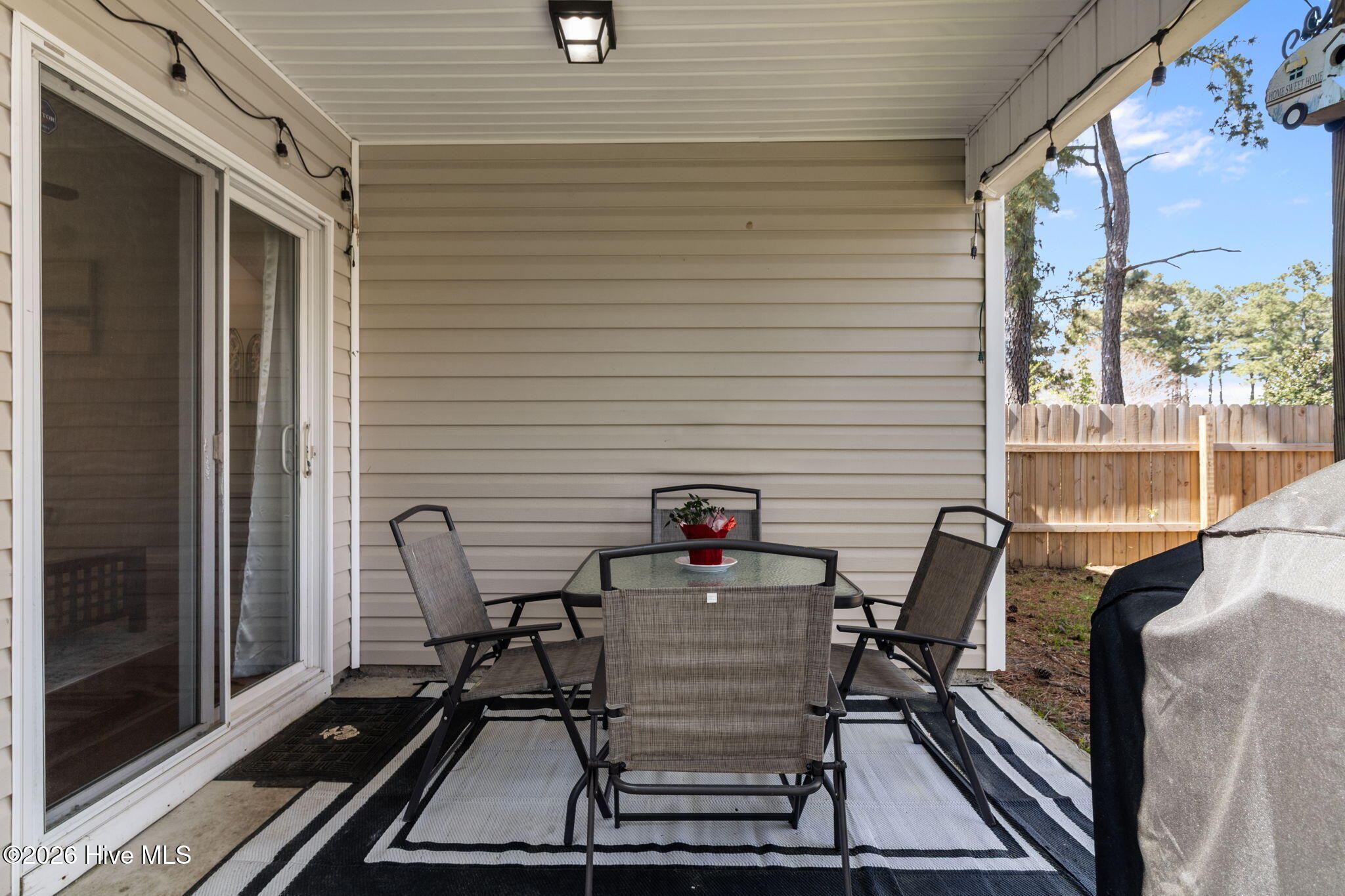 100561998 | Photo 37