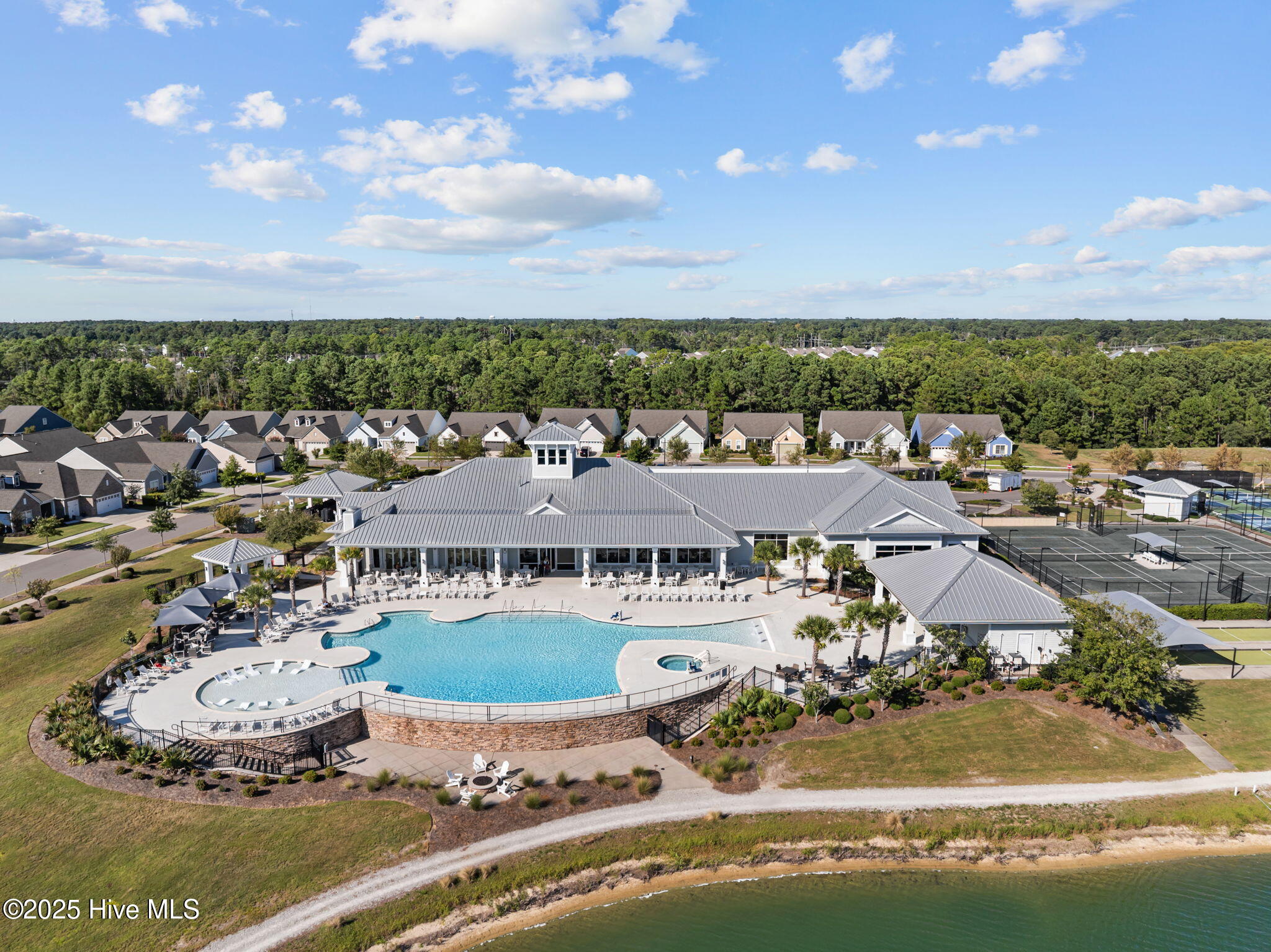 100565127 | Photo 55