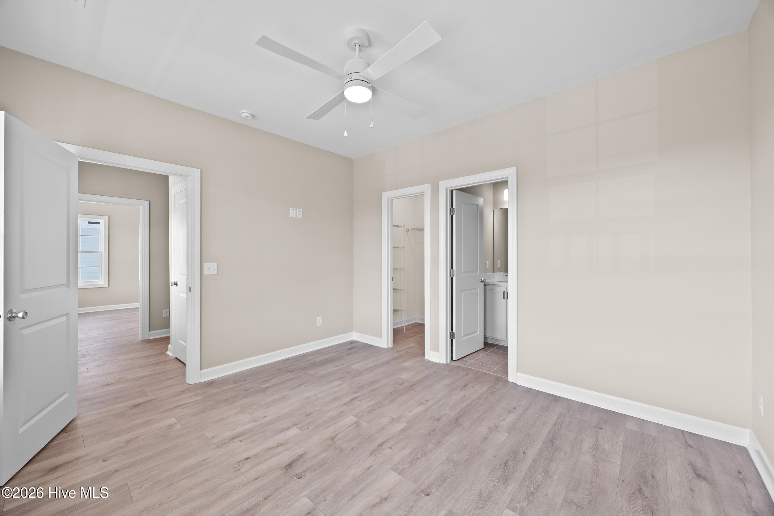 100545866 | Photo 35