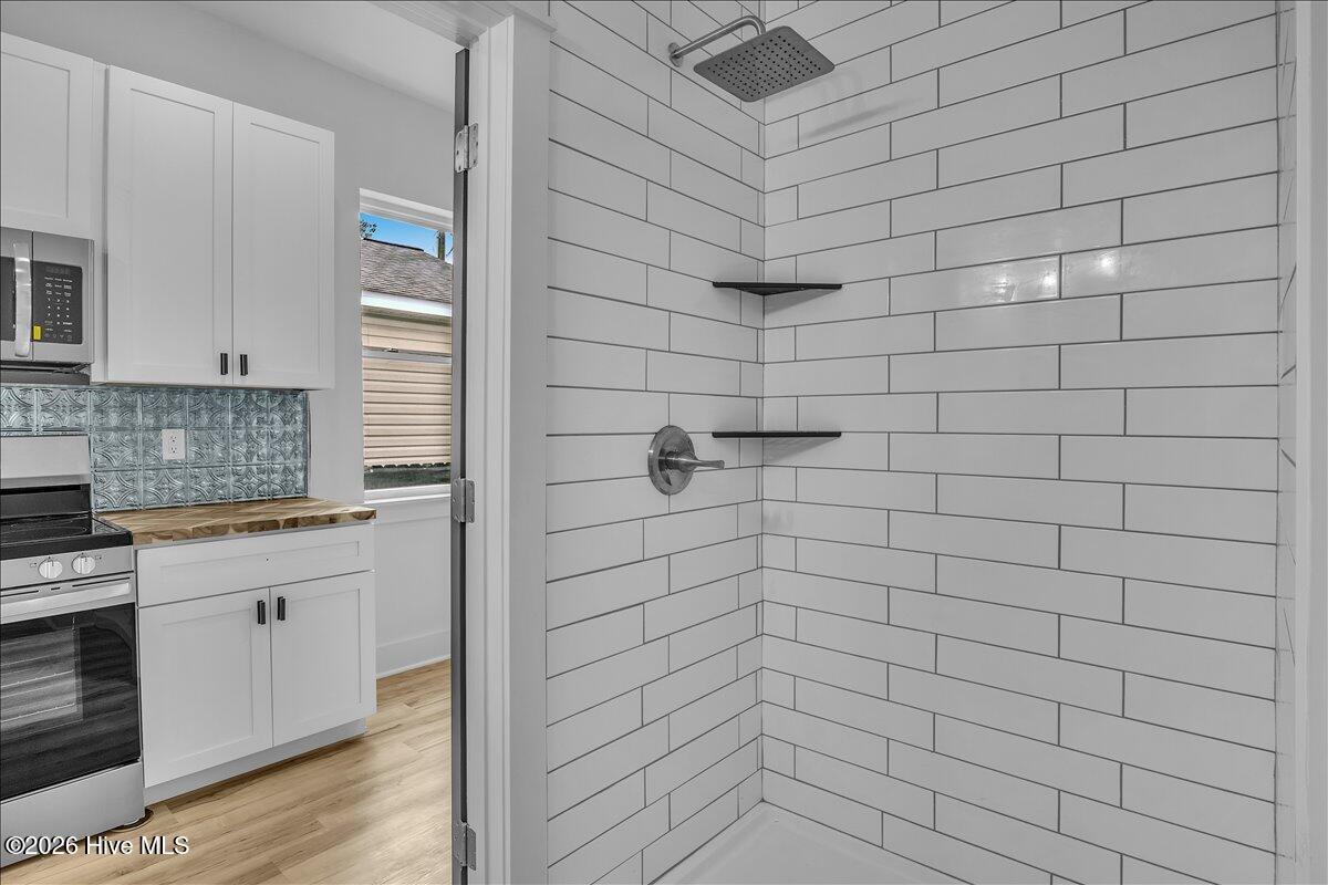 100570167 | Photo 24