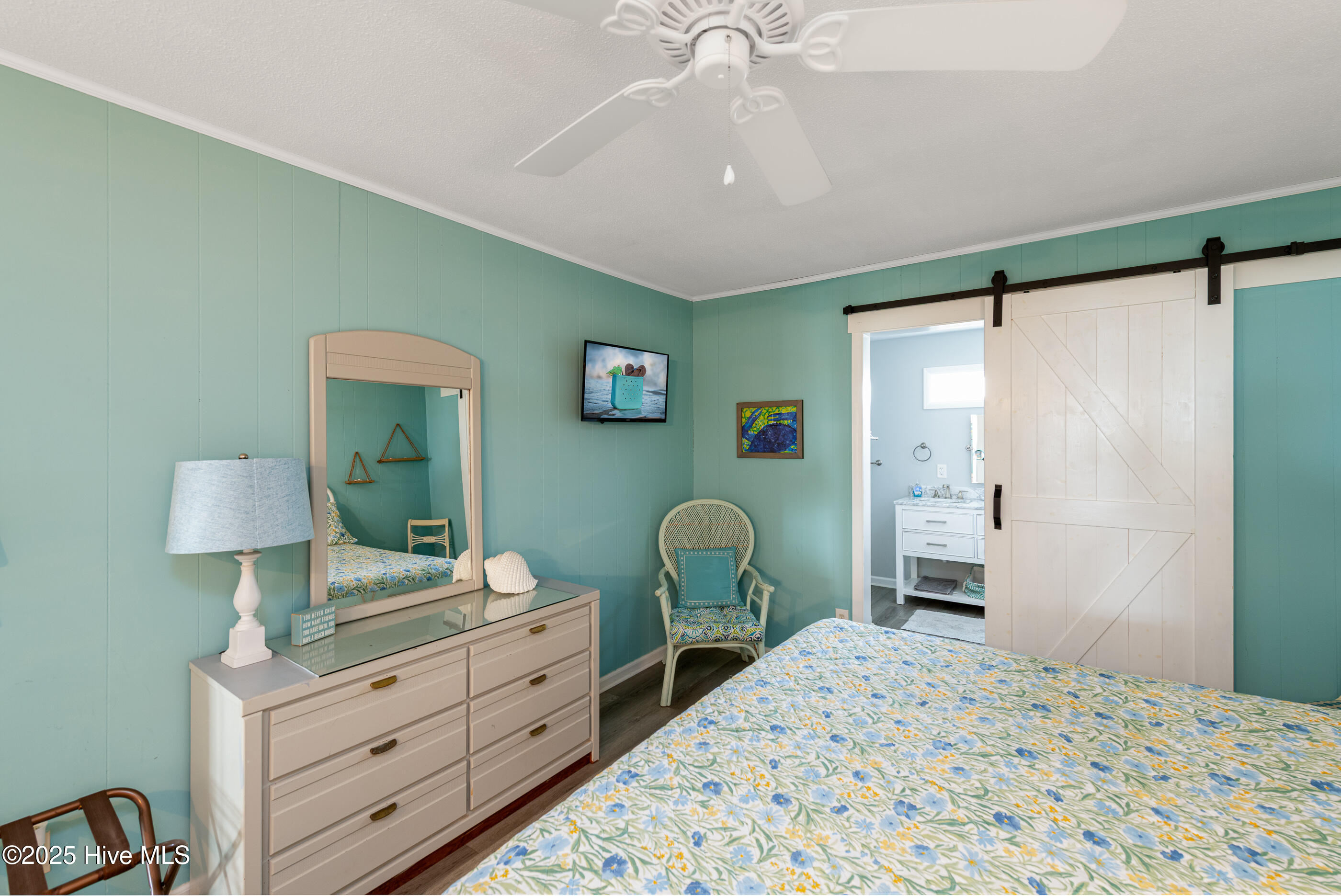 100557462 | Photo 25