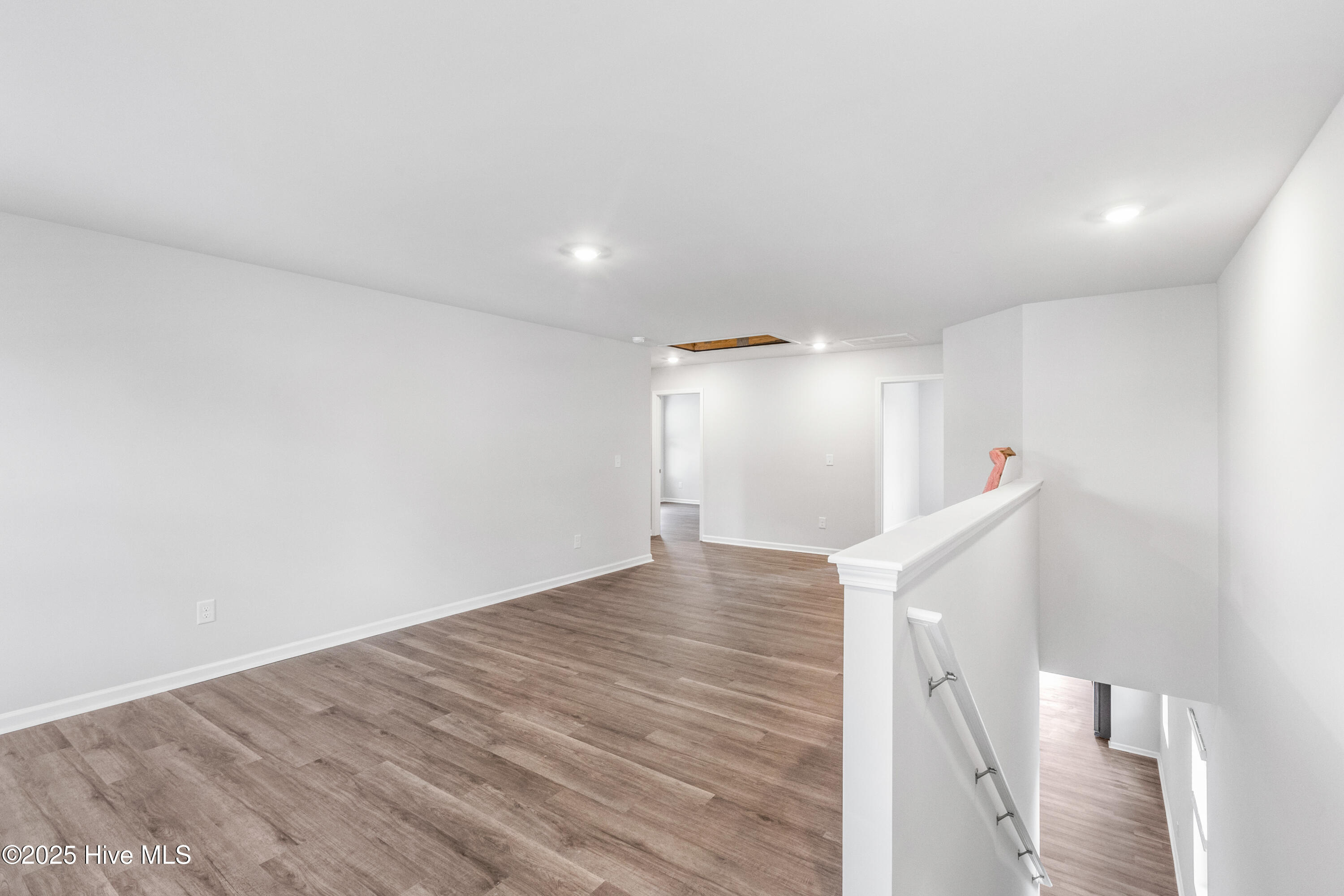 100536894 | Photo 24