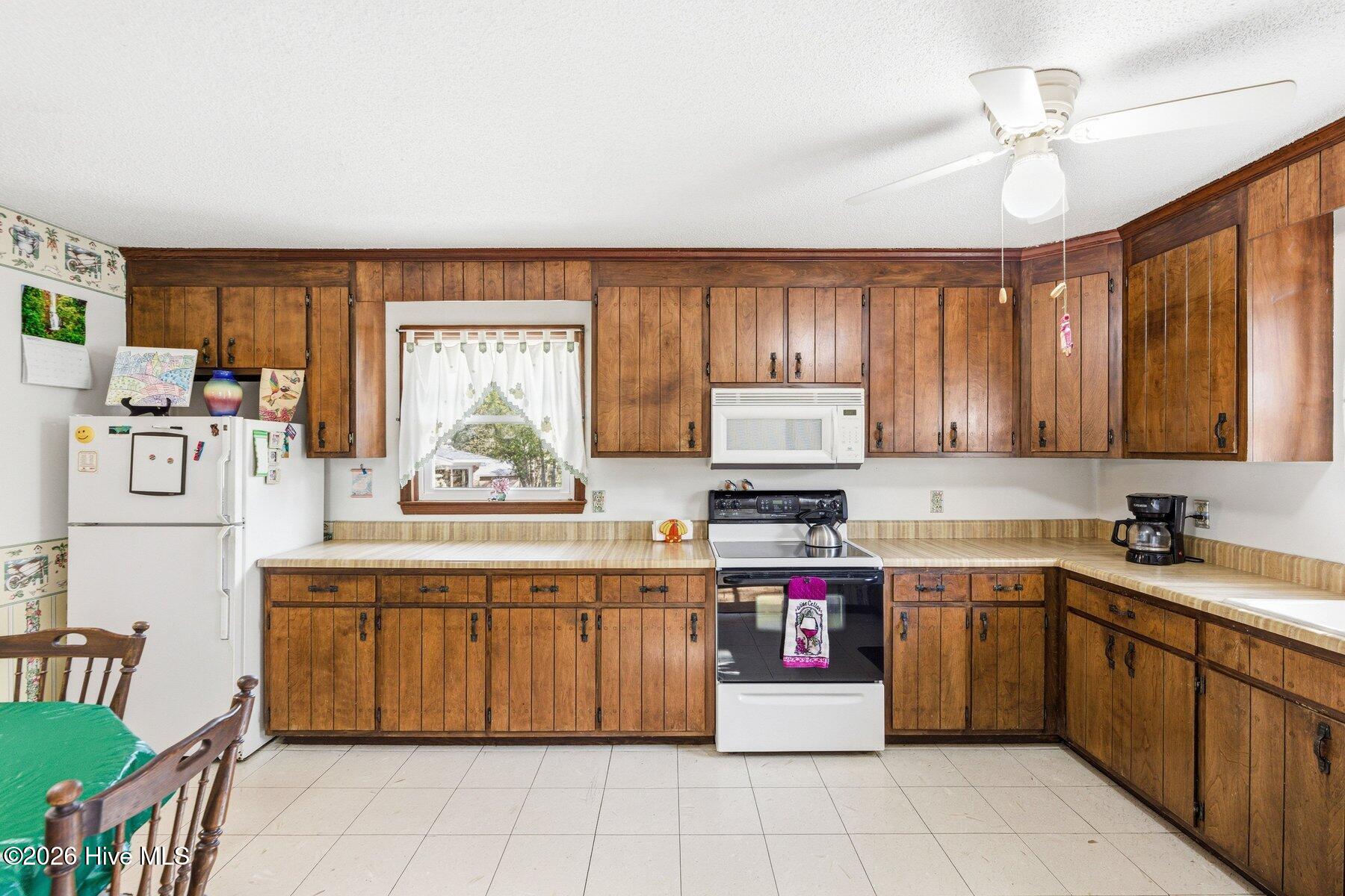 100564189 | Photo 26