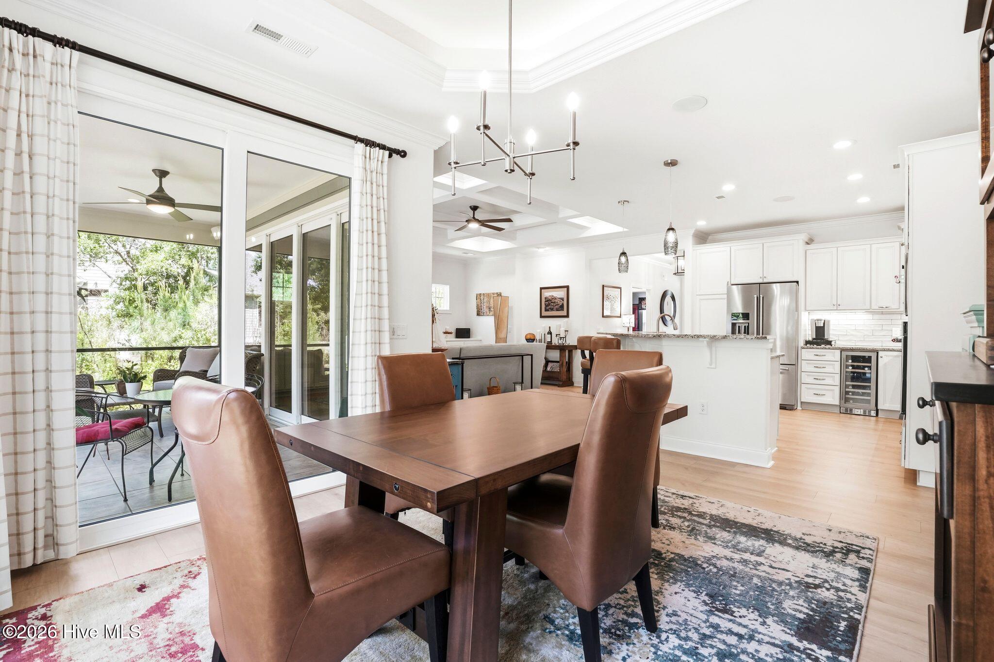 100569004 | Photo 27