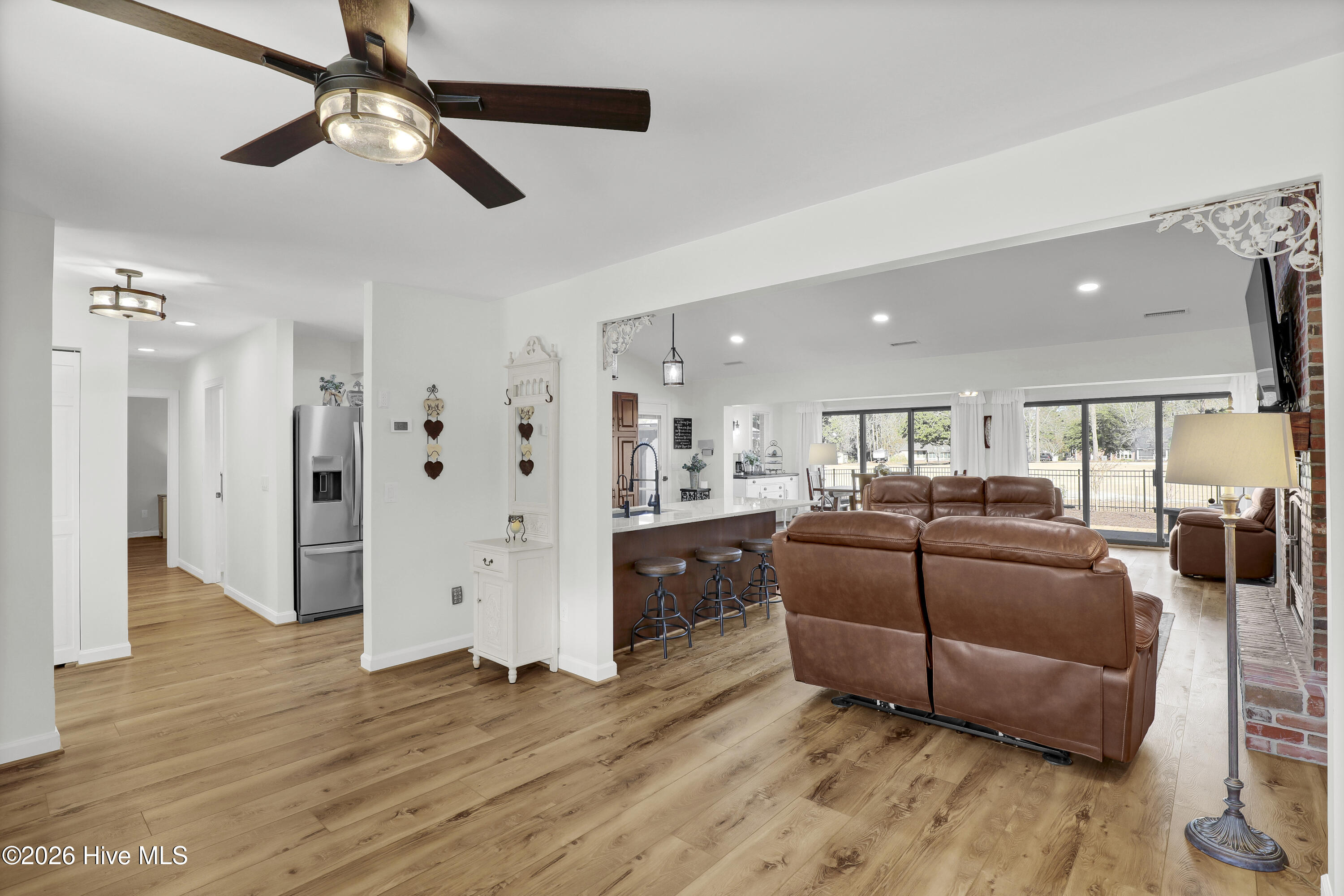 100548794 | Photo 16