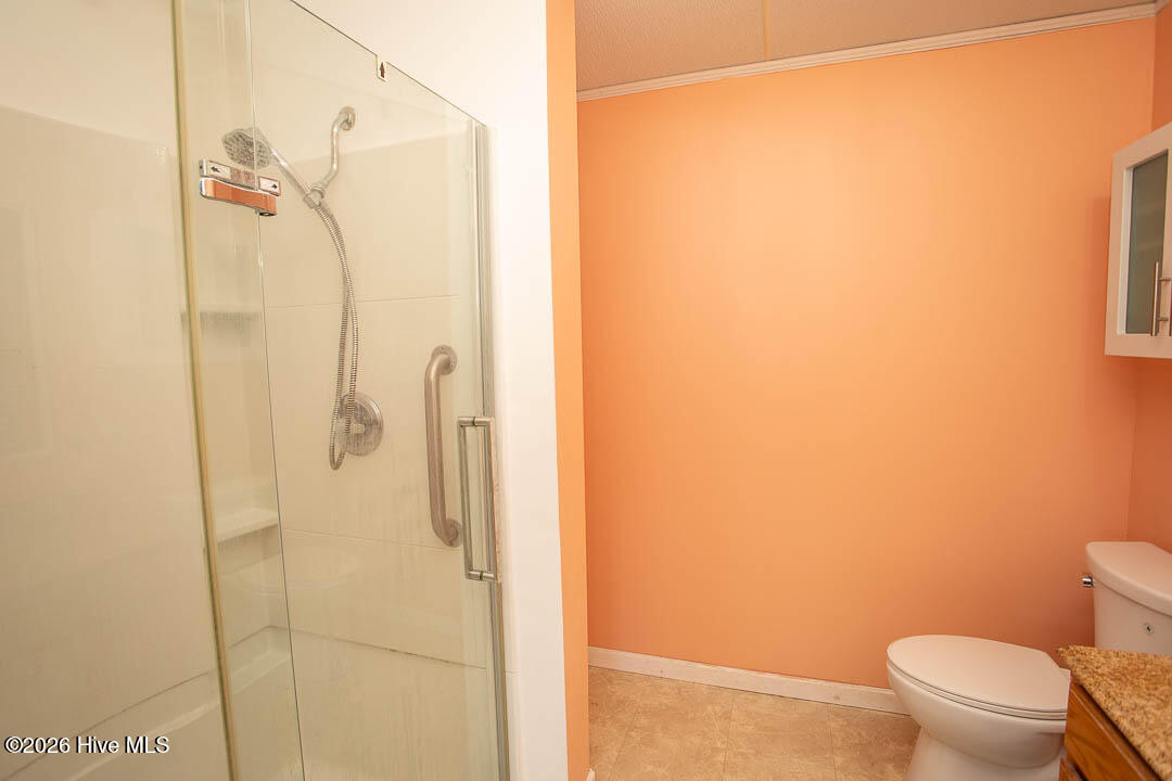 100549919 | Photo 22