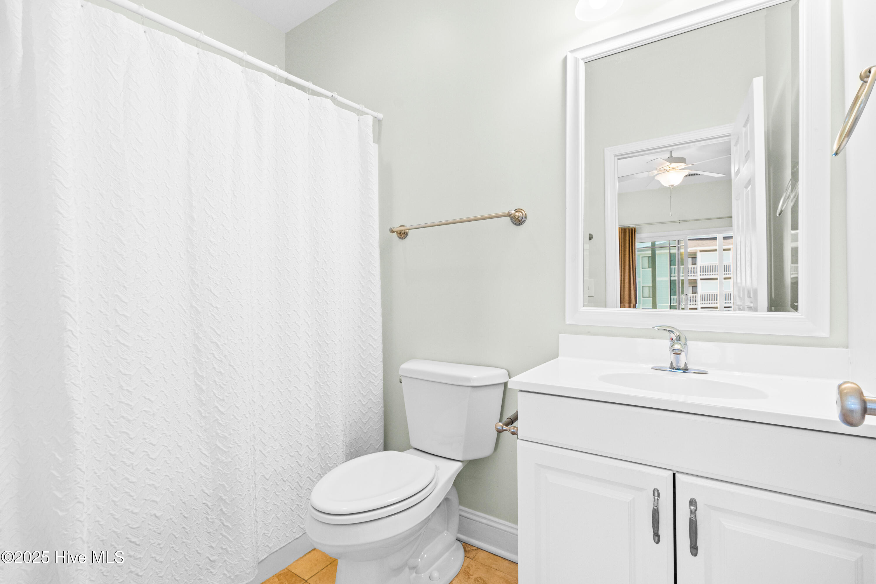 100530608 | Photo 18