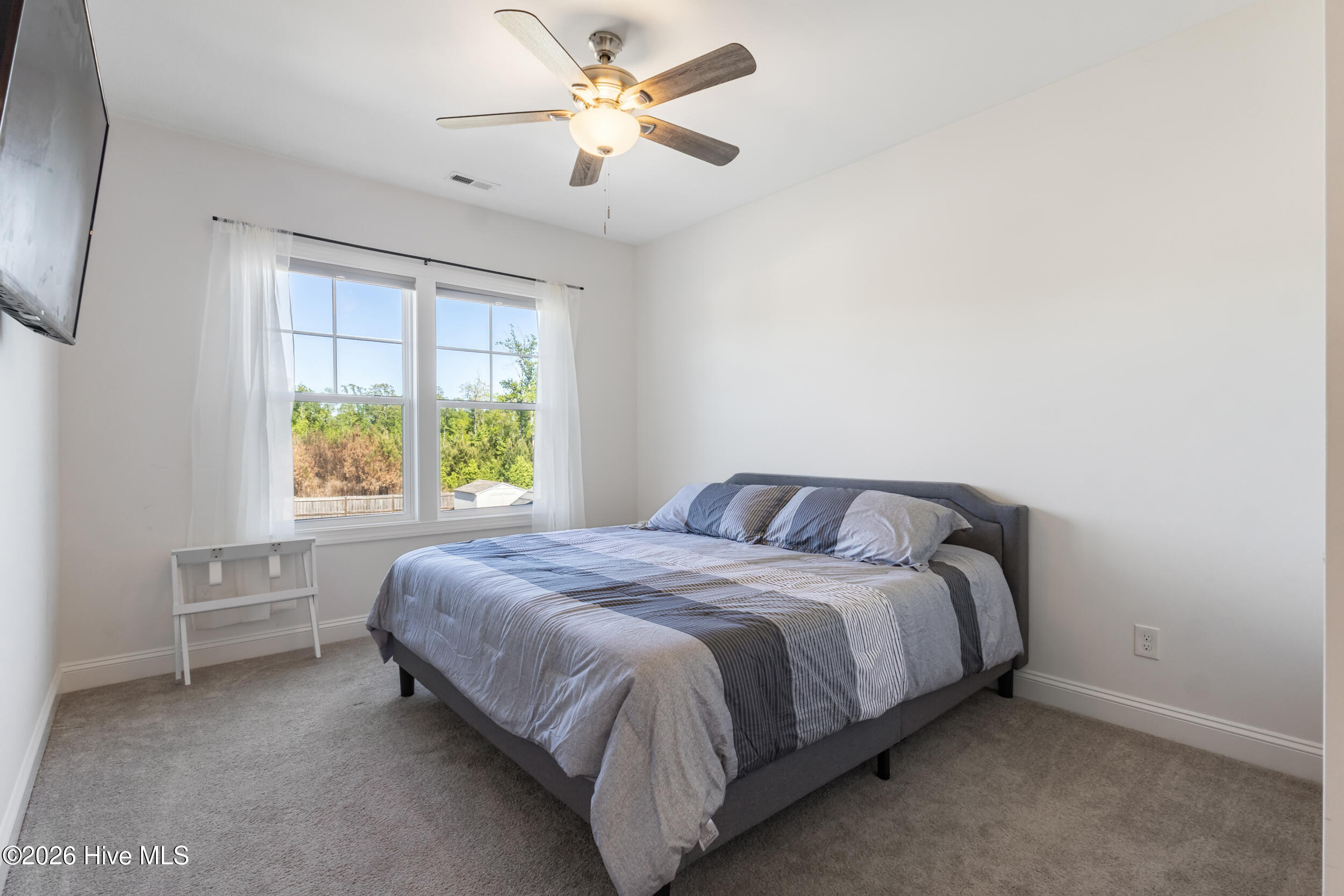 100569391 | Photo 32