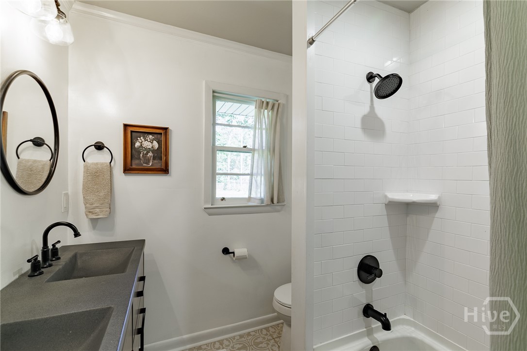 1070 Sunnyside Drive