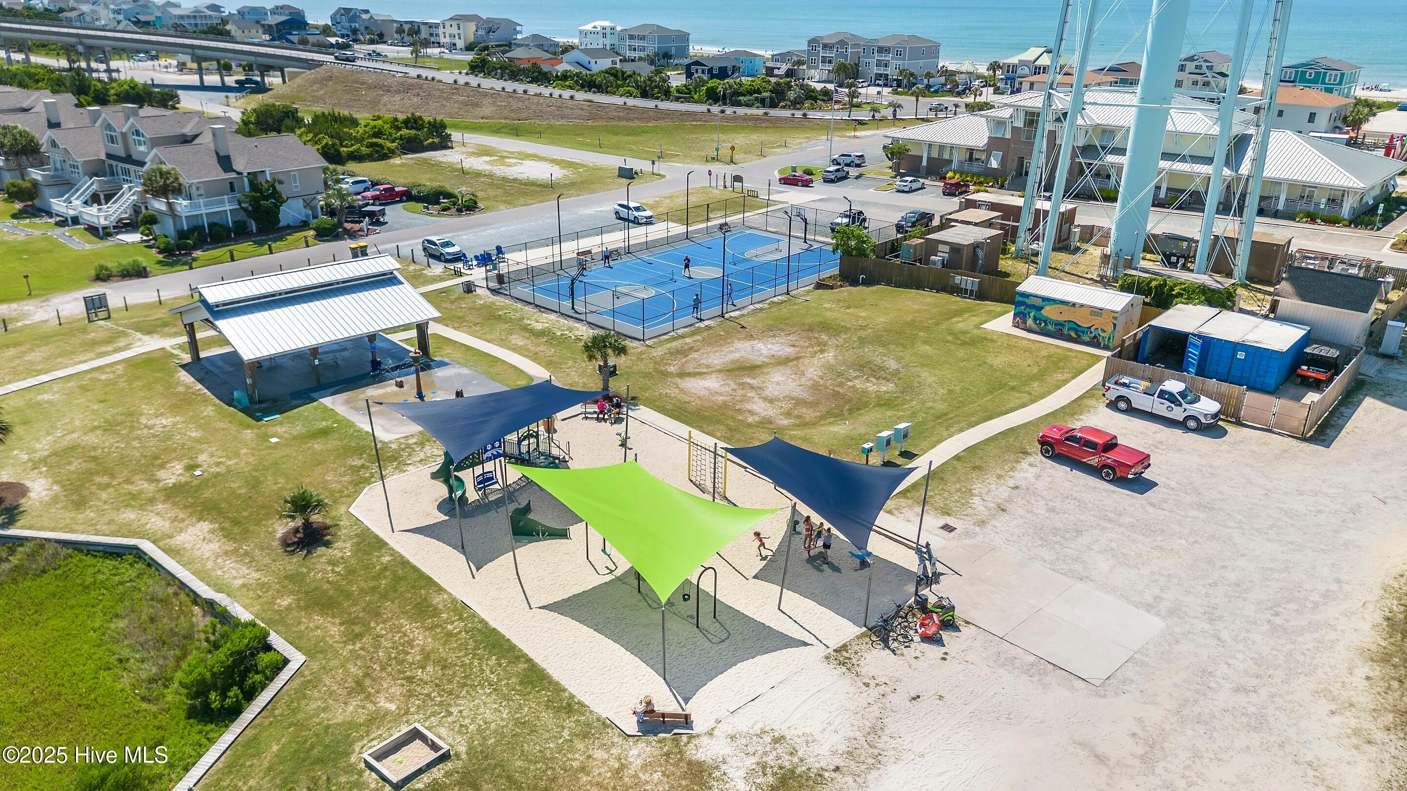 100536770 | Photo 82