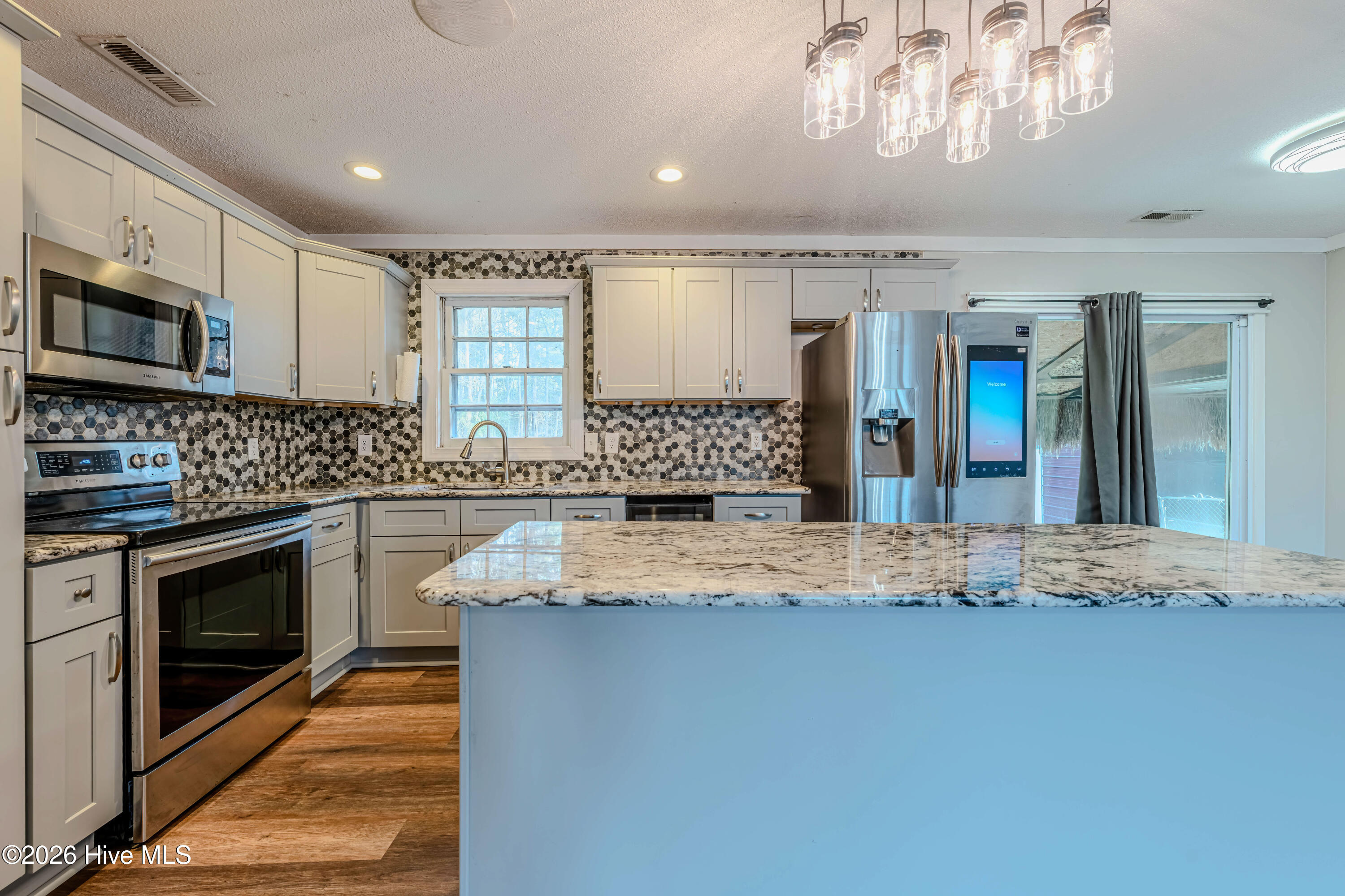 100549124 | Photo 13