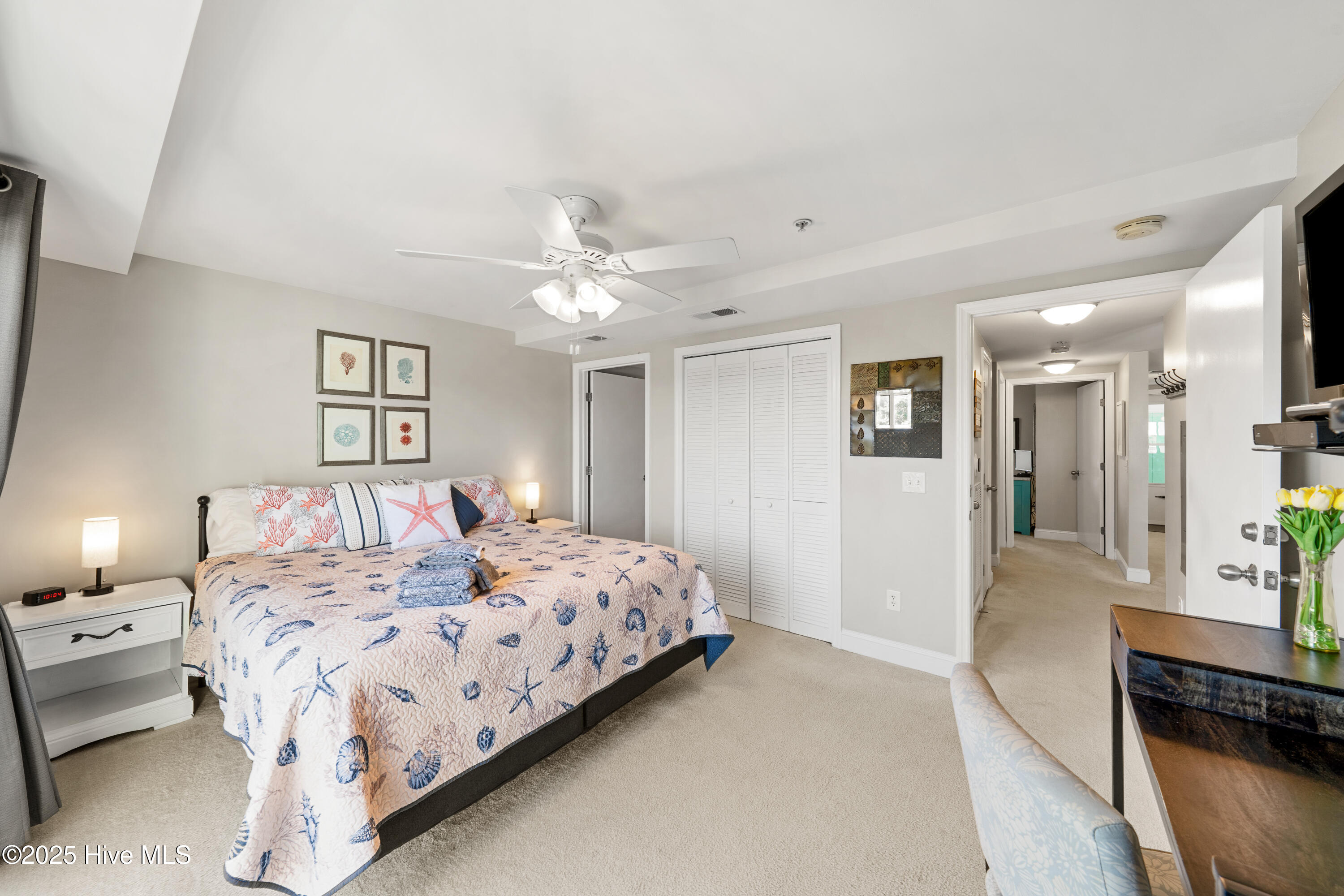 100562977 | Photo 46