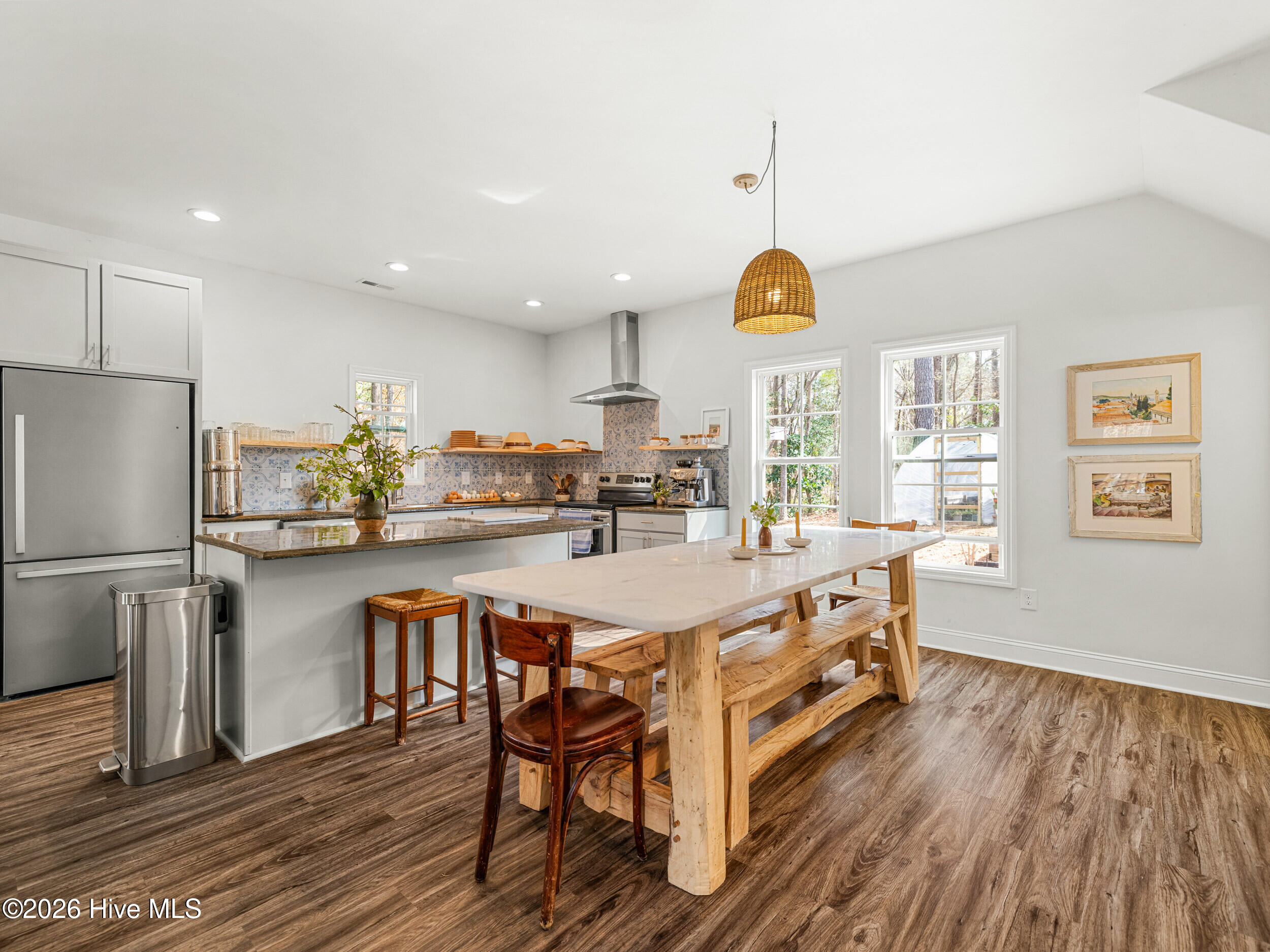 100558735 | Photo 12