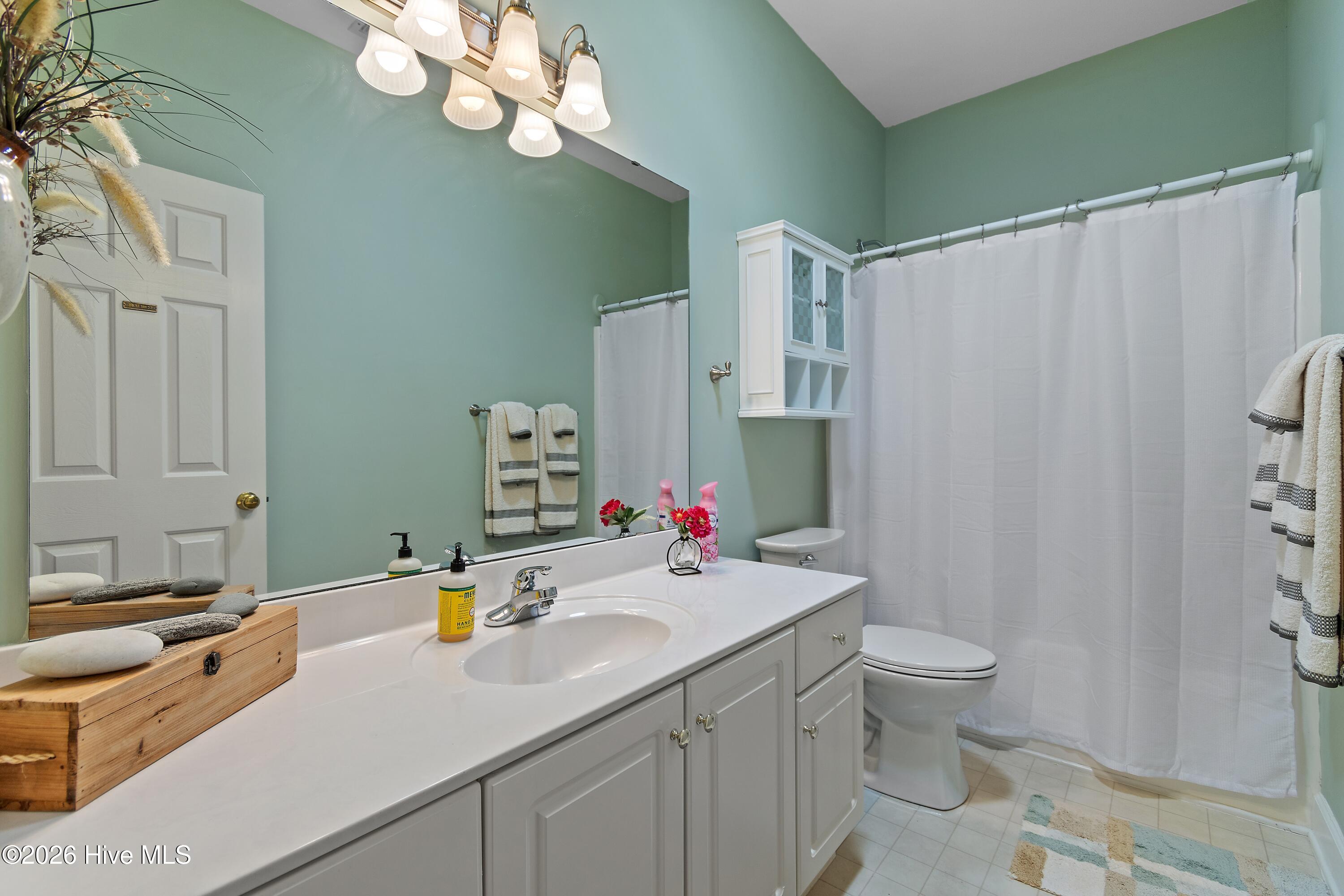 100567872 | Photo 28