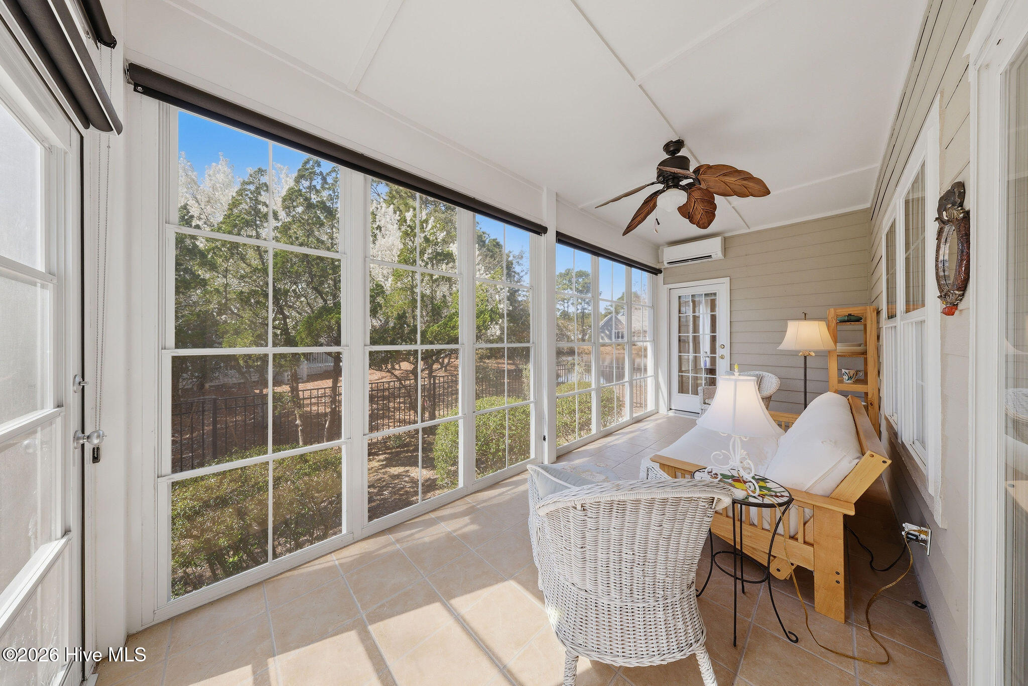 100560993 | Photo 12