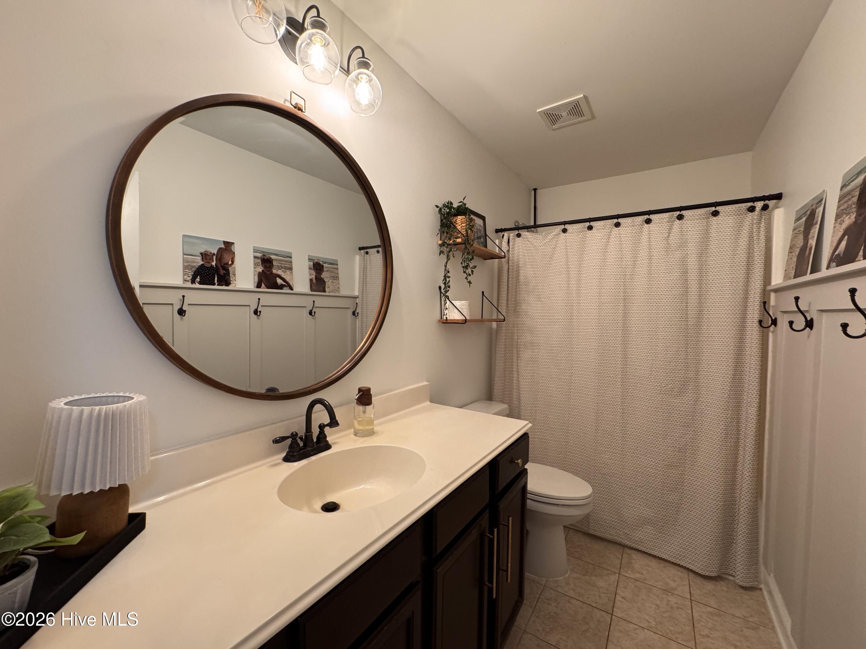 100570096 | Photo 19