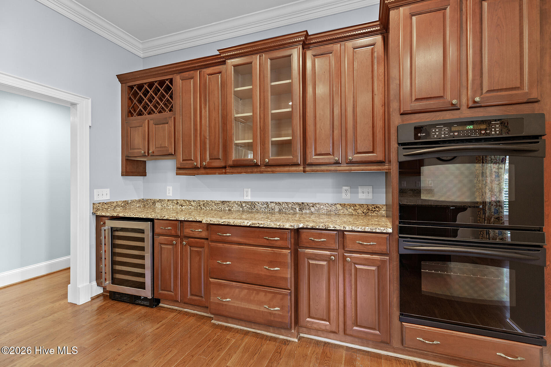 100545737 | Photo 22