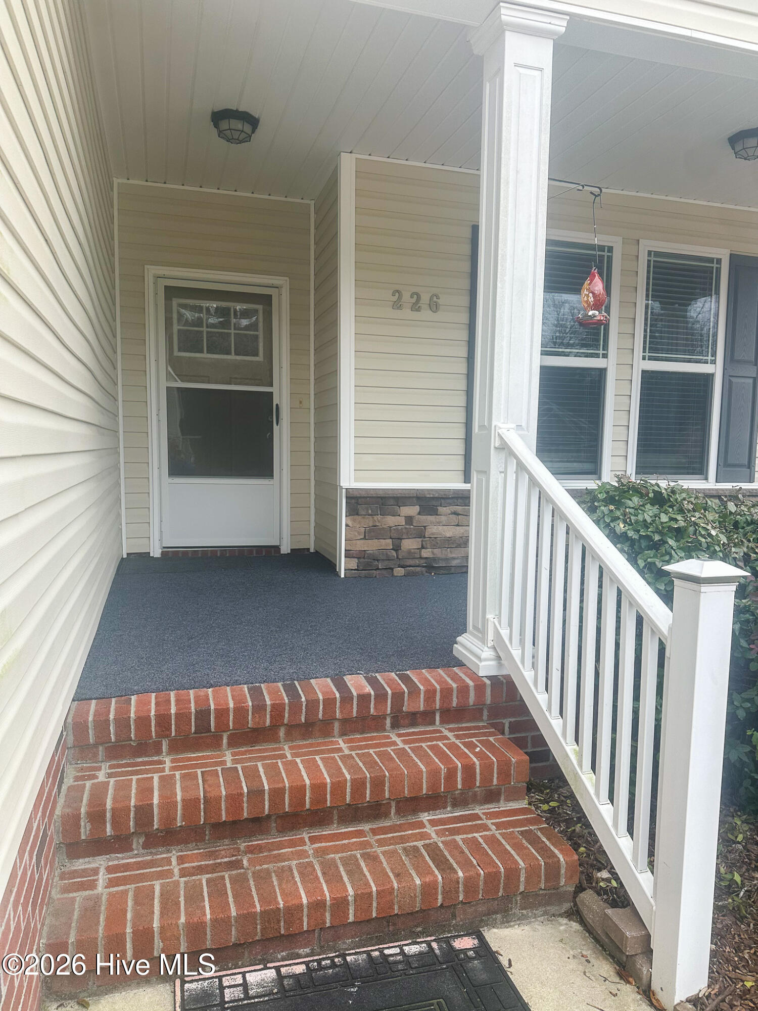 100553332 | Photo 23