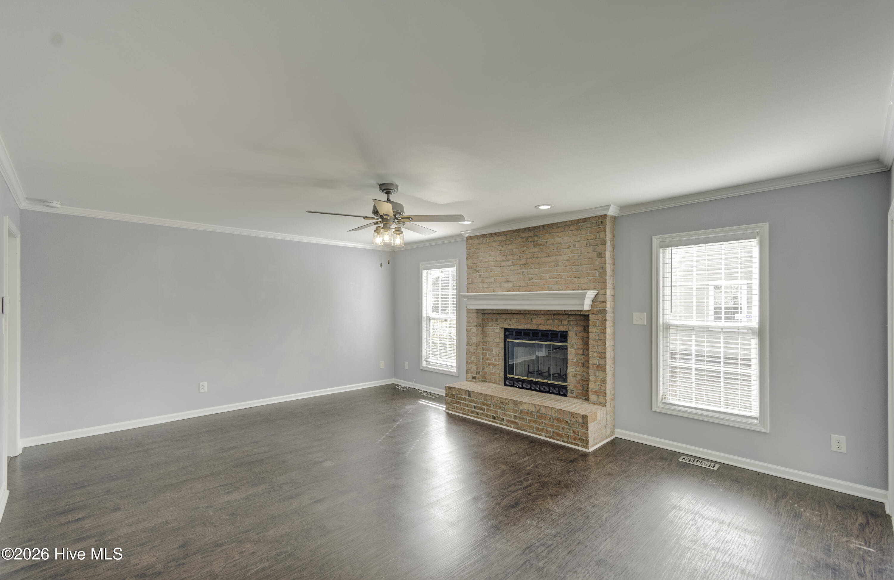 100549263 | Photo 29